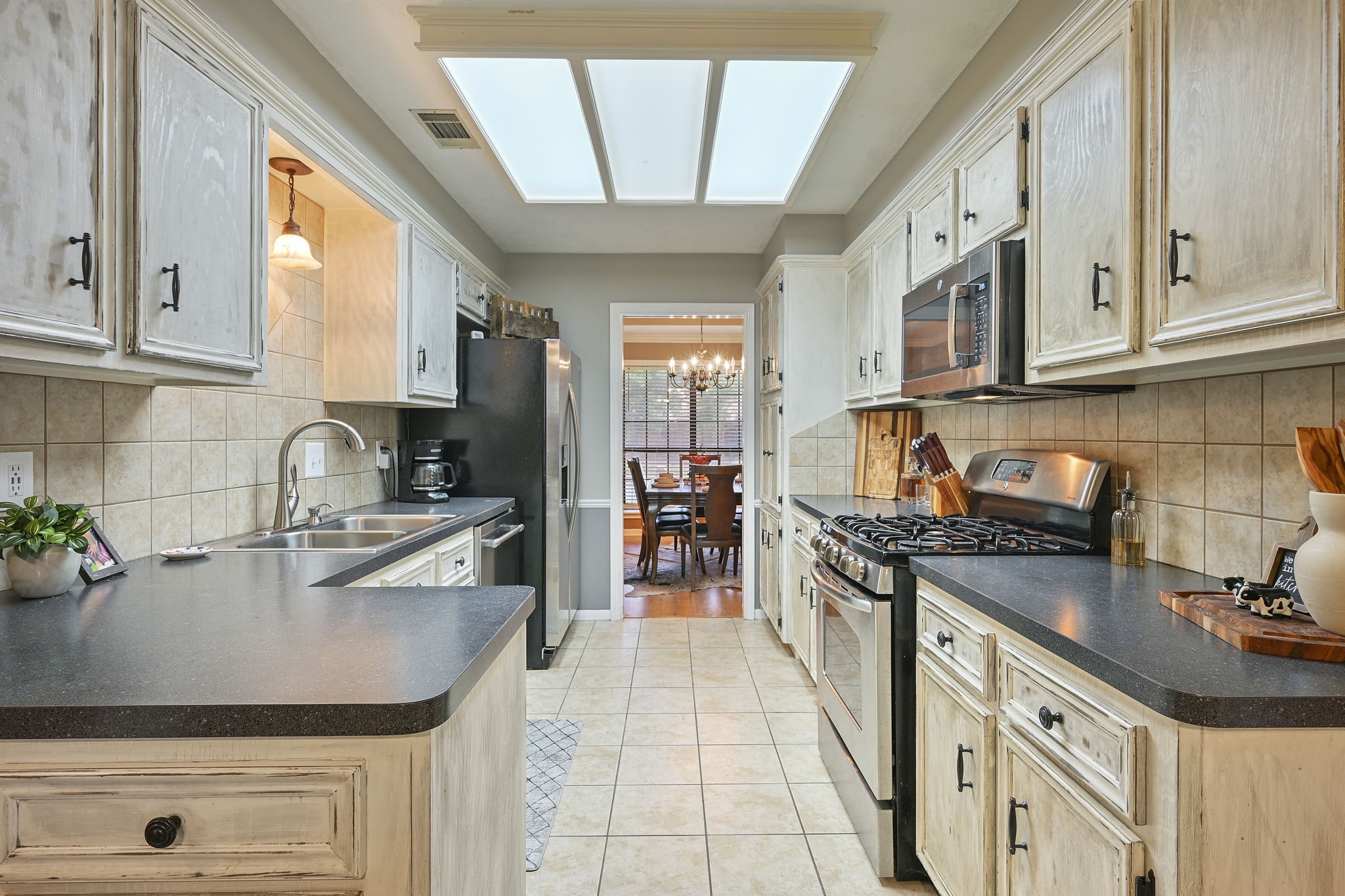 2910 Cortez Court Property Photo 4