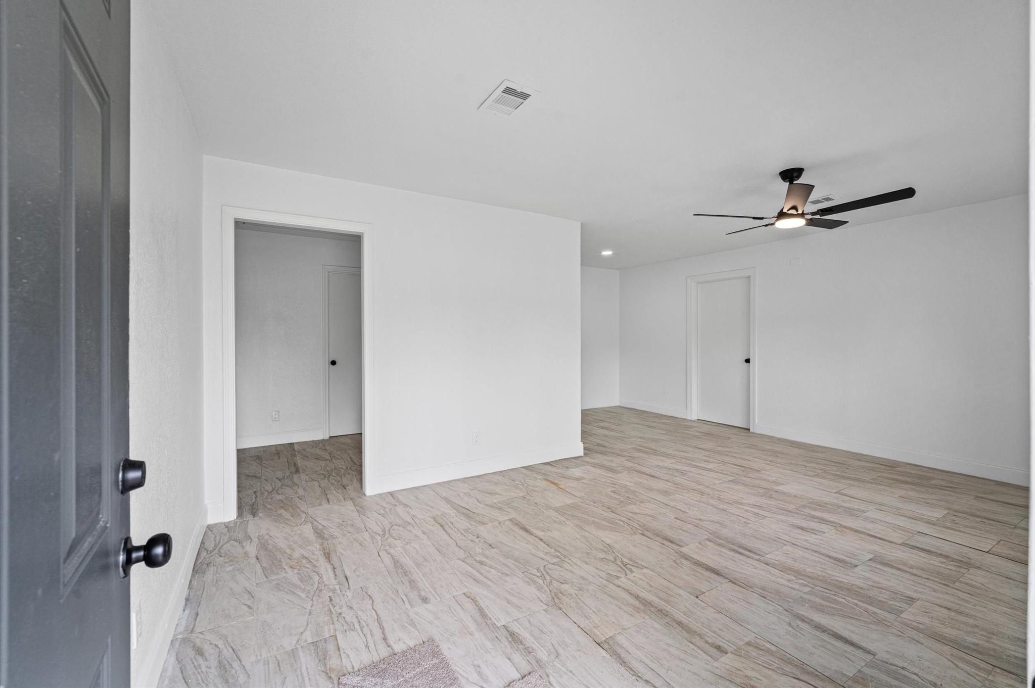 6134 Belmark Street, Houston Tx 77033 Property Photo 3