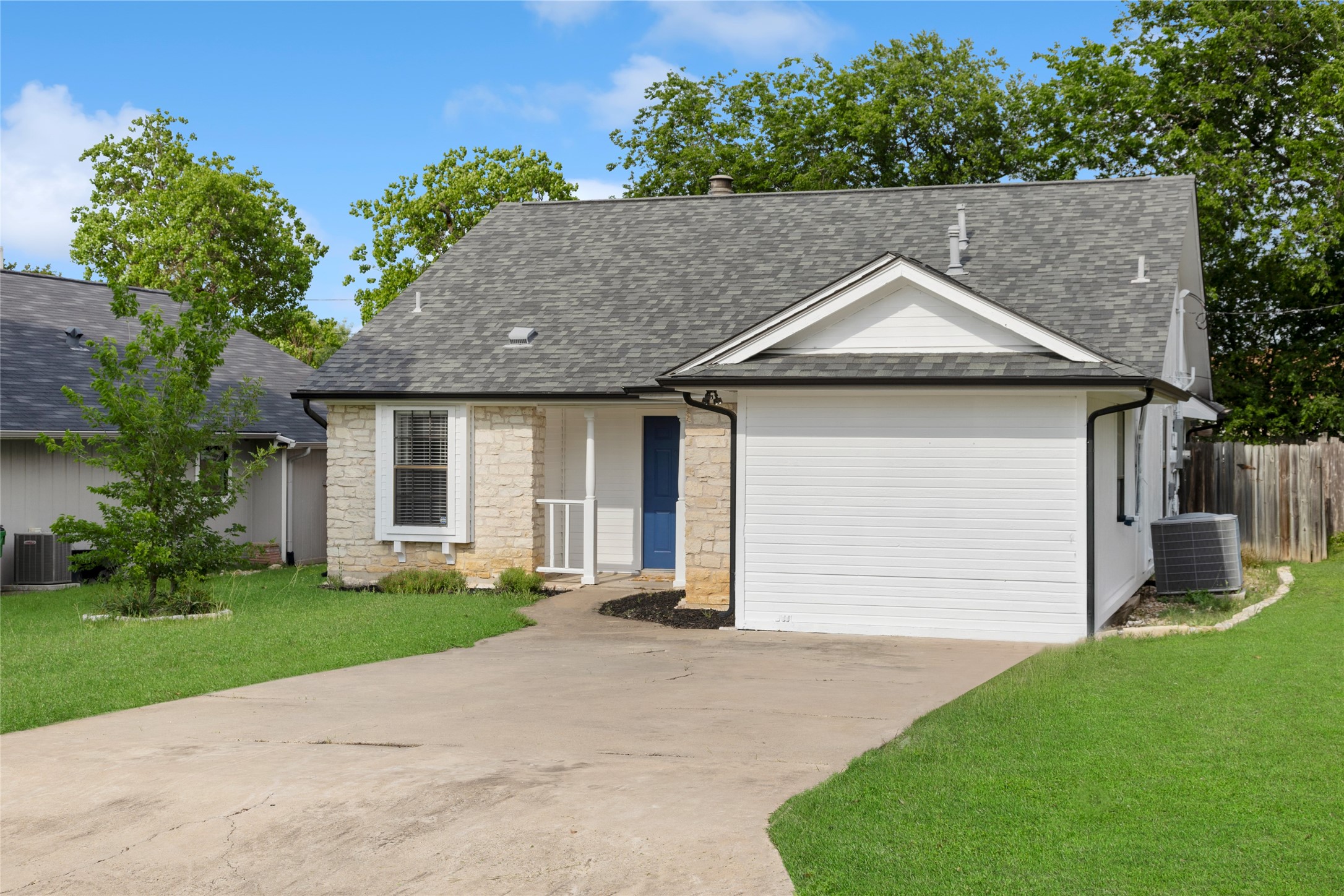 2209 Stirrup Drive Property Photo 1