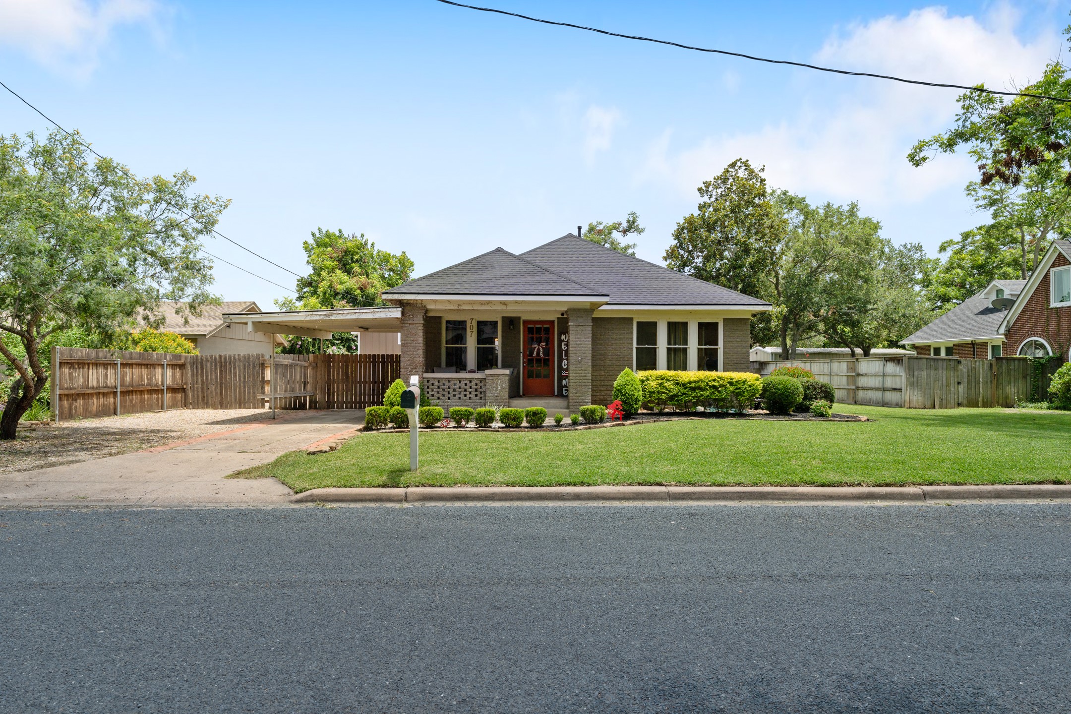 707 Heights Avenue Property Photo 2