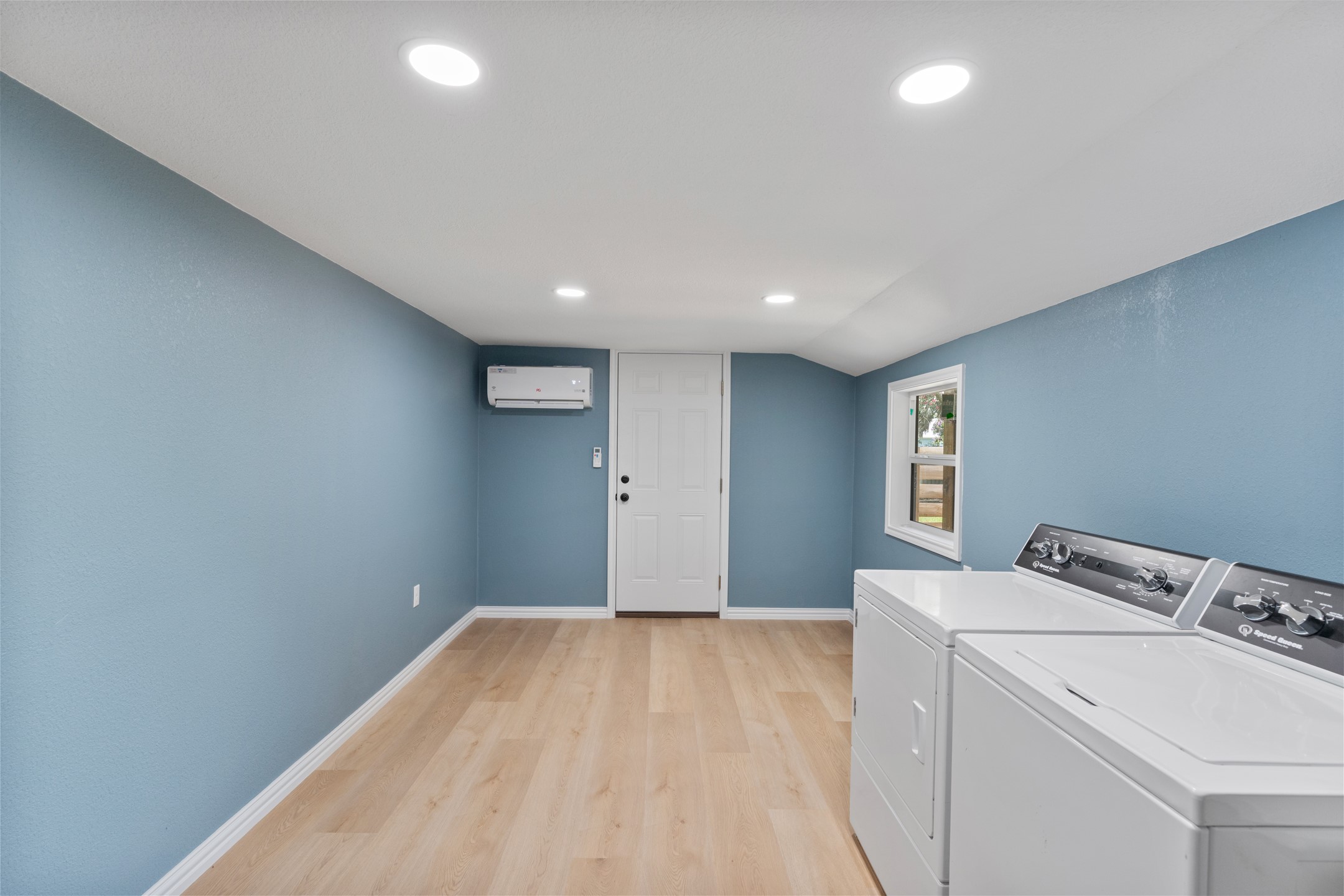 707 Heights Avenue Property Photo 20