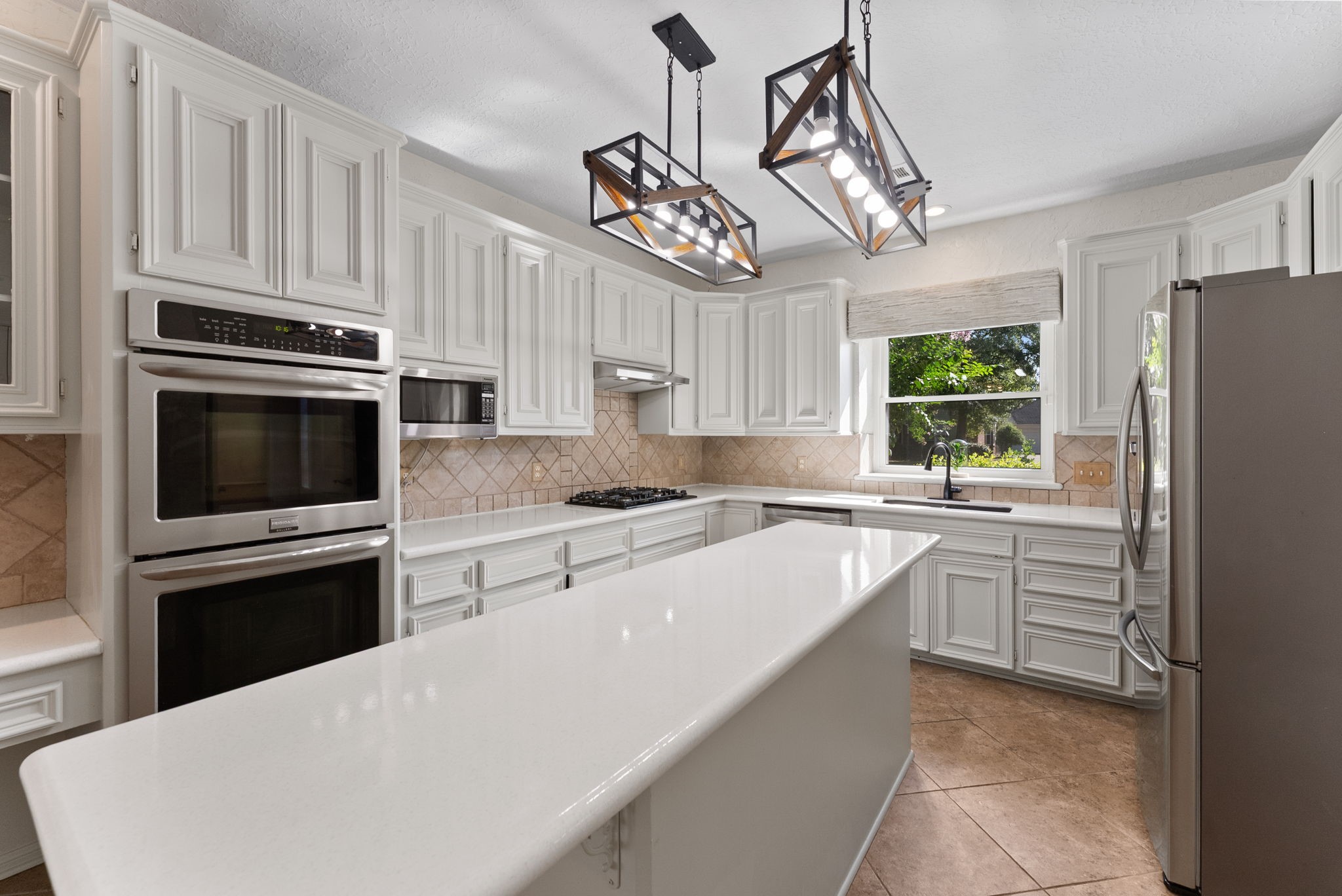 16803 Chewton Glen Street Property Photo 12