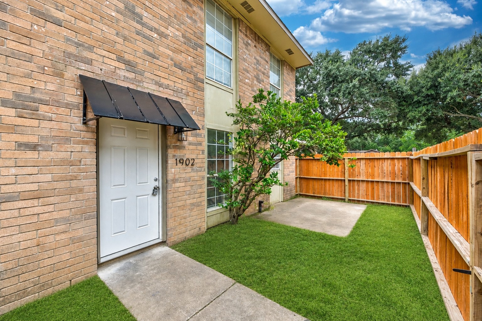 1902 Avenue B Property Photo 1