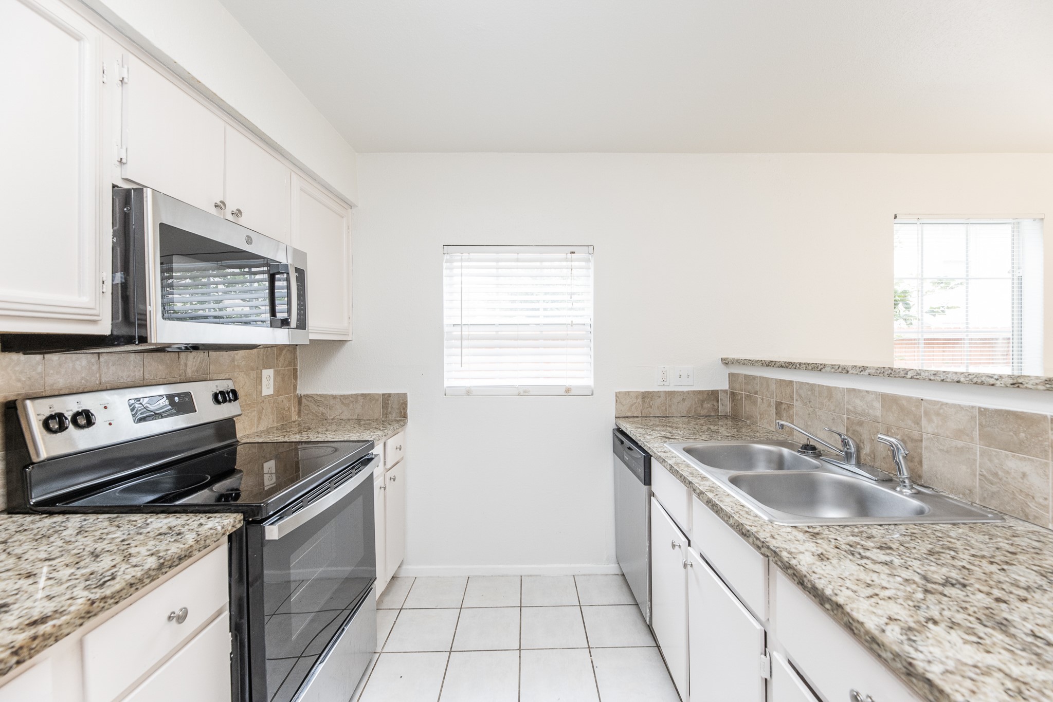 1902 Avenue B Property Photo 7