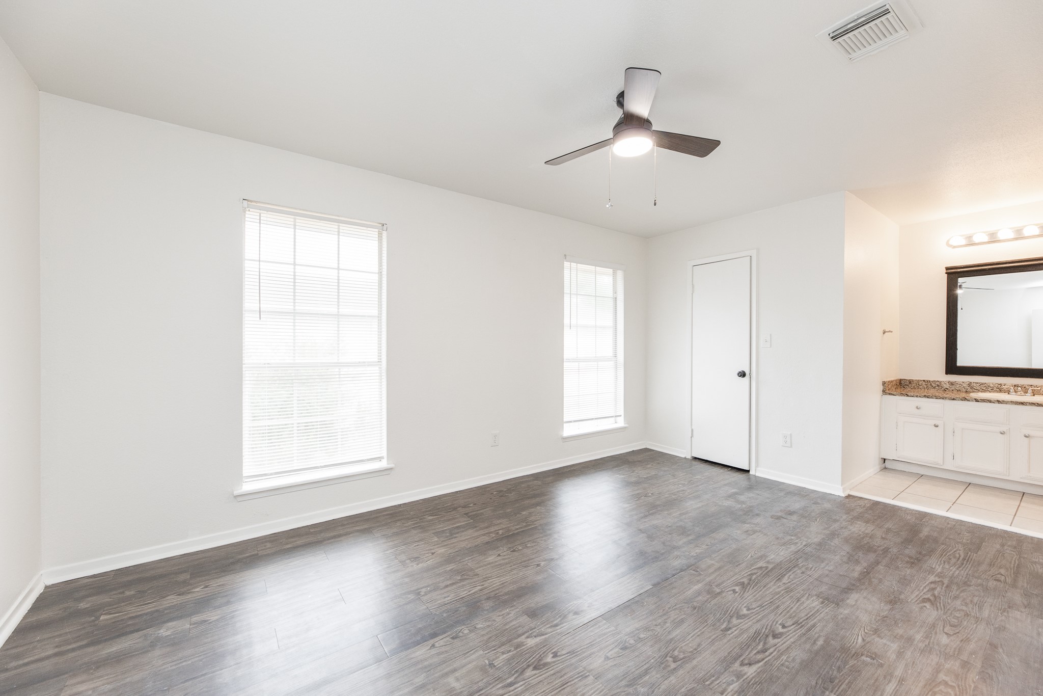 1902 Avenue B Property Photo 17