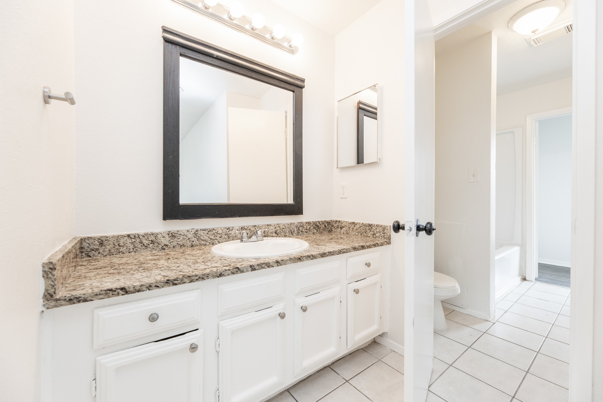 1902 Avenue B Property Photo 19