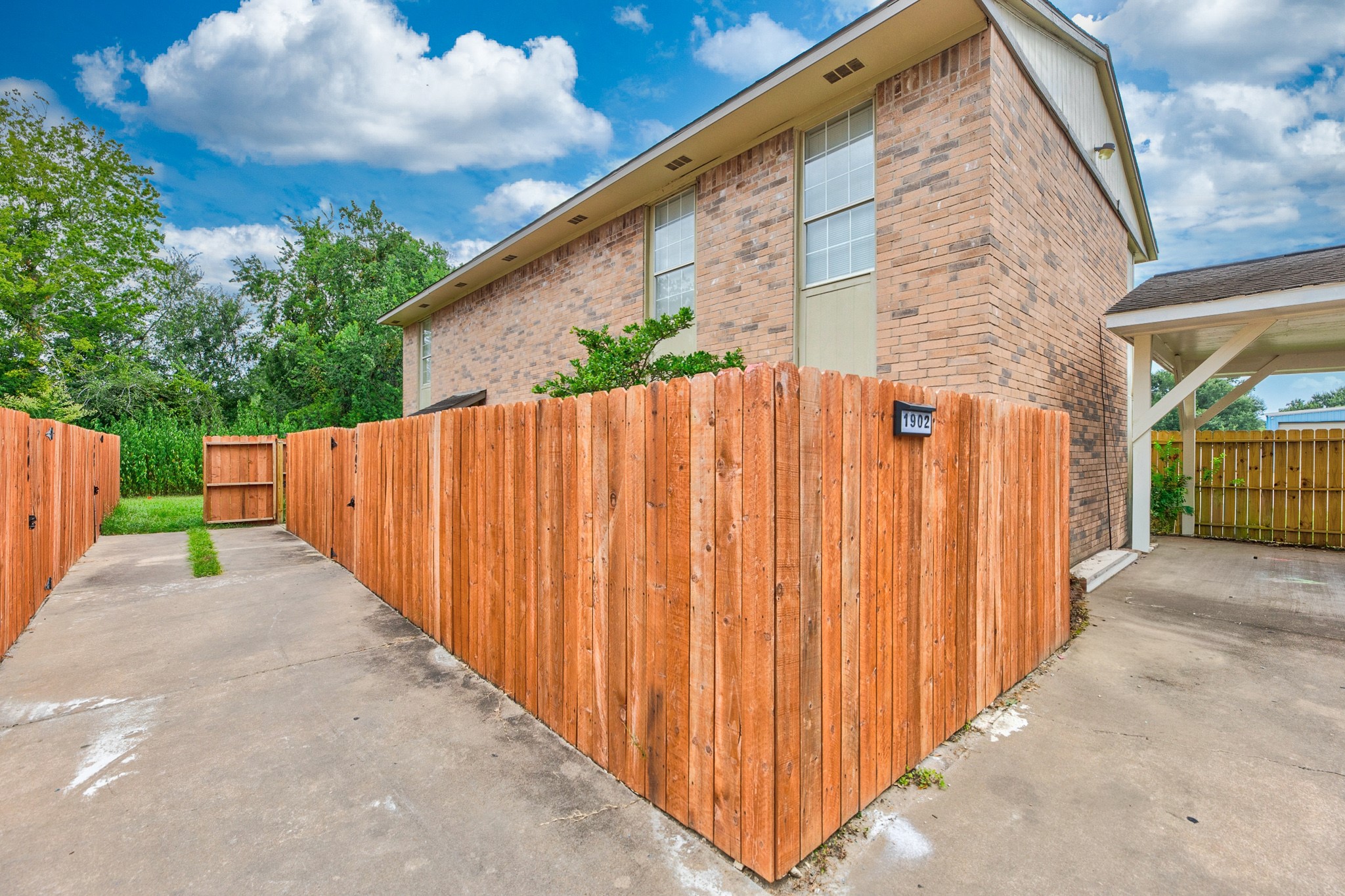 1902 Avenue B Property Photo 23