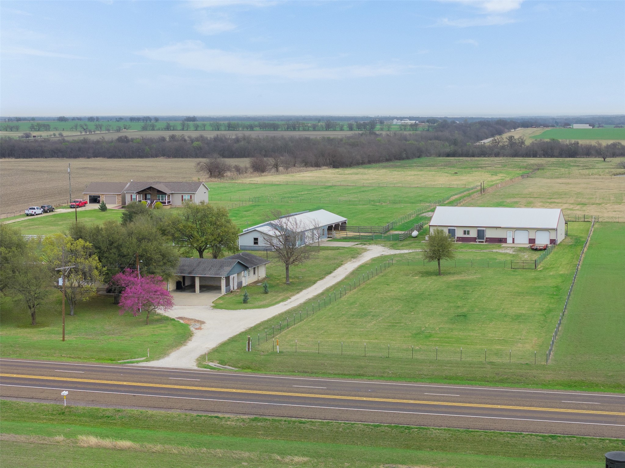 2042 Us Highway 77 Property Photo 1