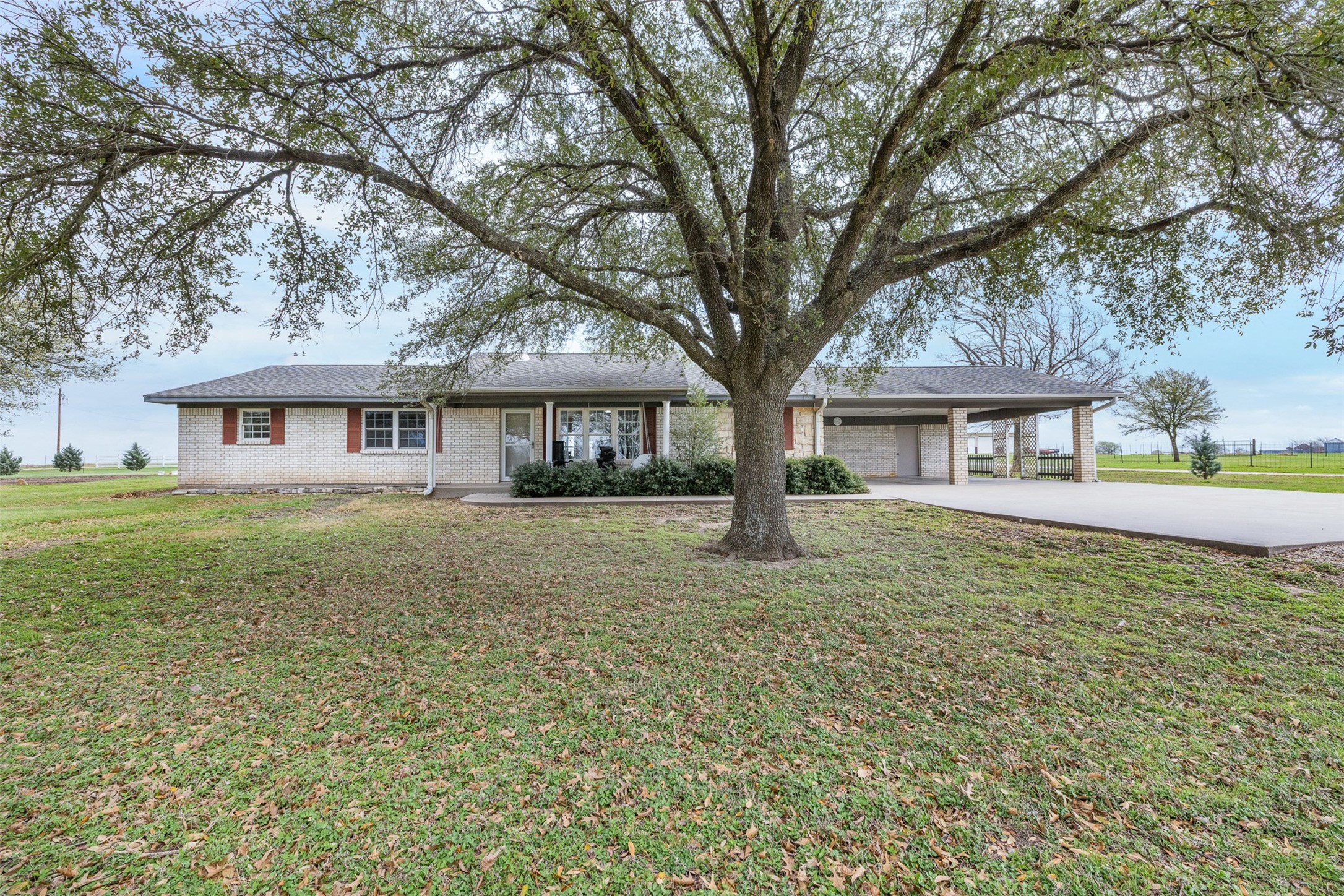 2042 Us Highway 77 Property Photo 4
