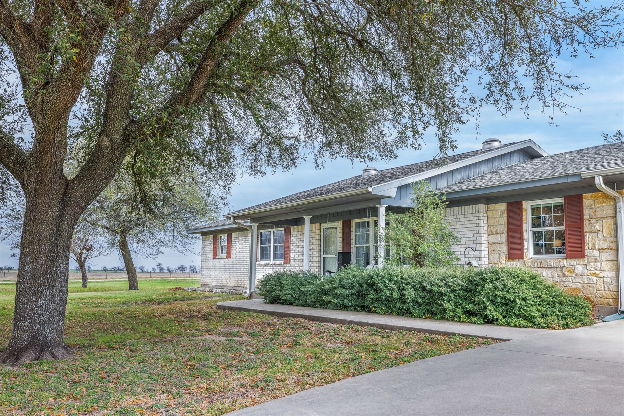 2042 Us Highway 77 Property Photo 7