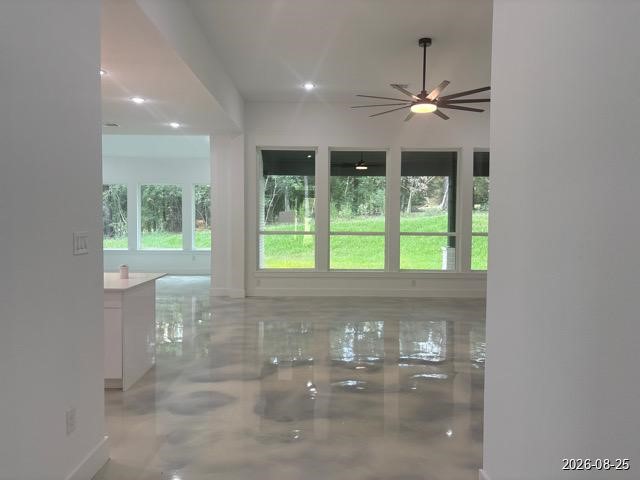 2405 W Green Briar Drive Property Photo 3