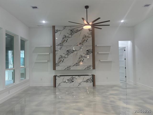 2405 W Green Briar Drive Property Photo 6