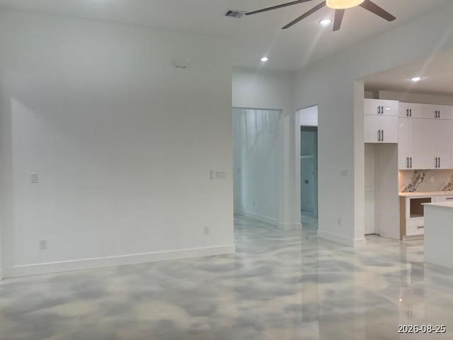 2405 W Green Briar Drive Property Photo 8