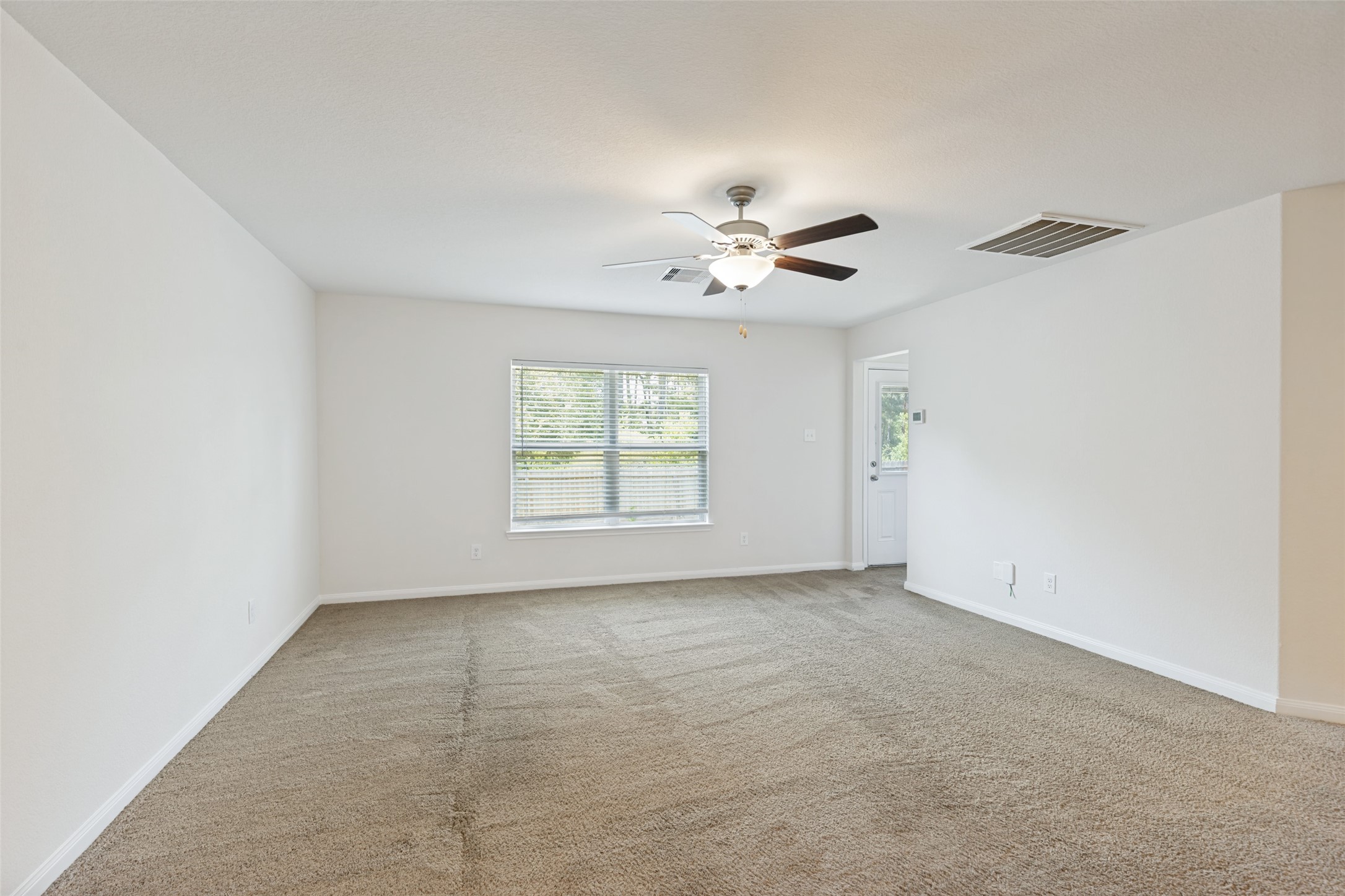 23104 Shakespeare Drive Property Photo 5