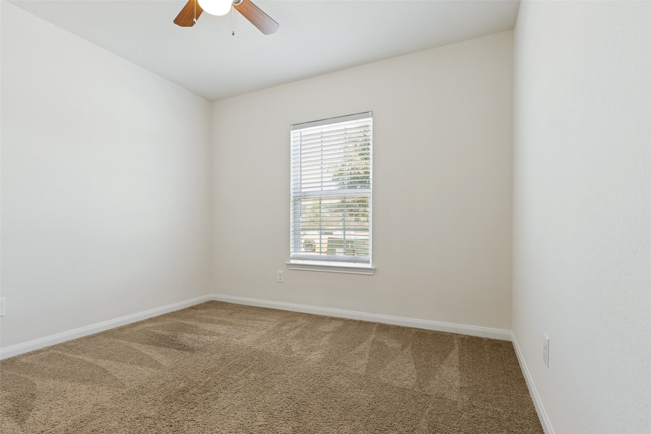 23104 Shakespeare Drive Property Photo 14