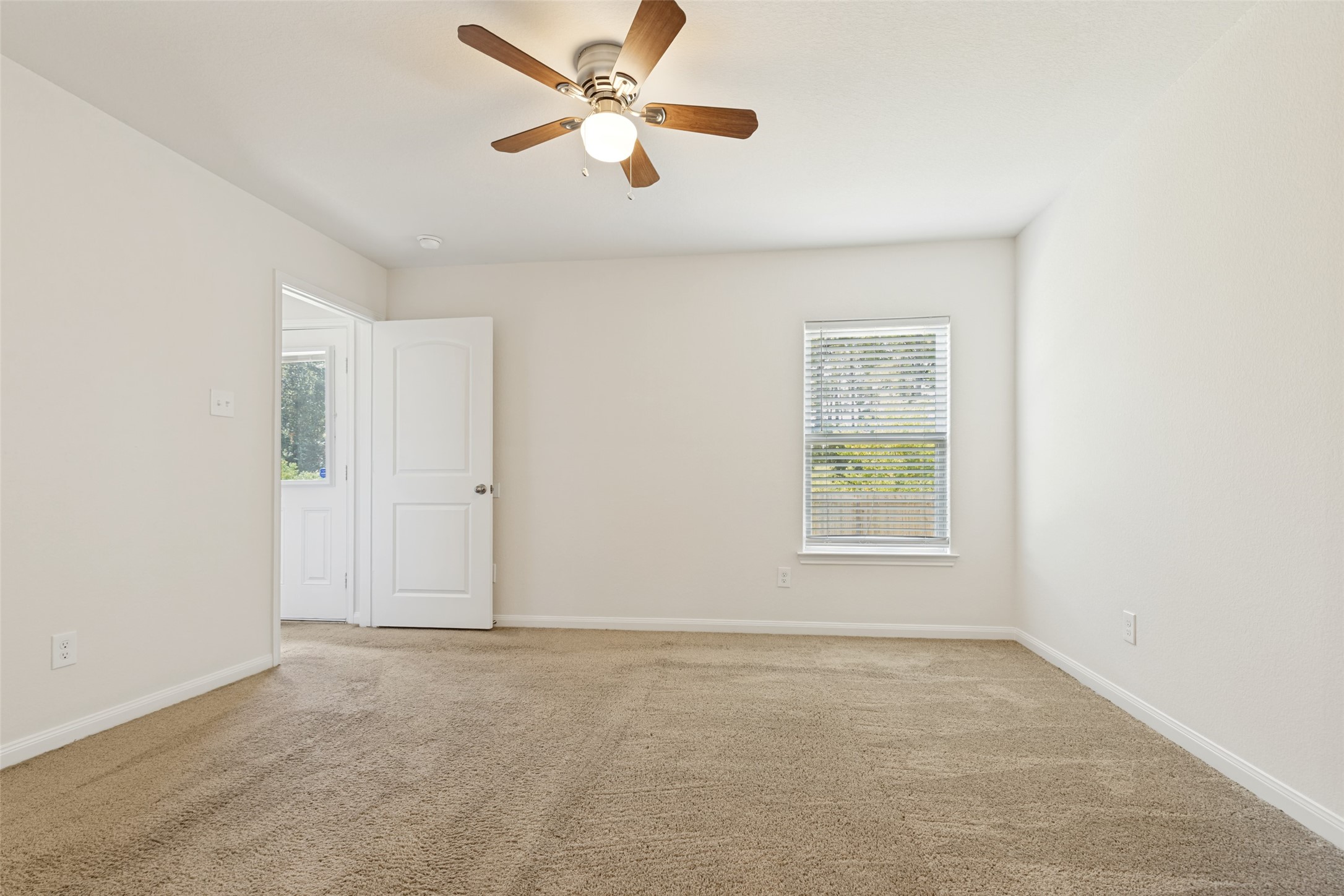 23104 Shakespeare Drive Property Photo 16