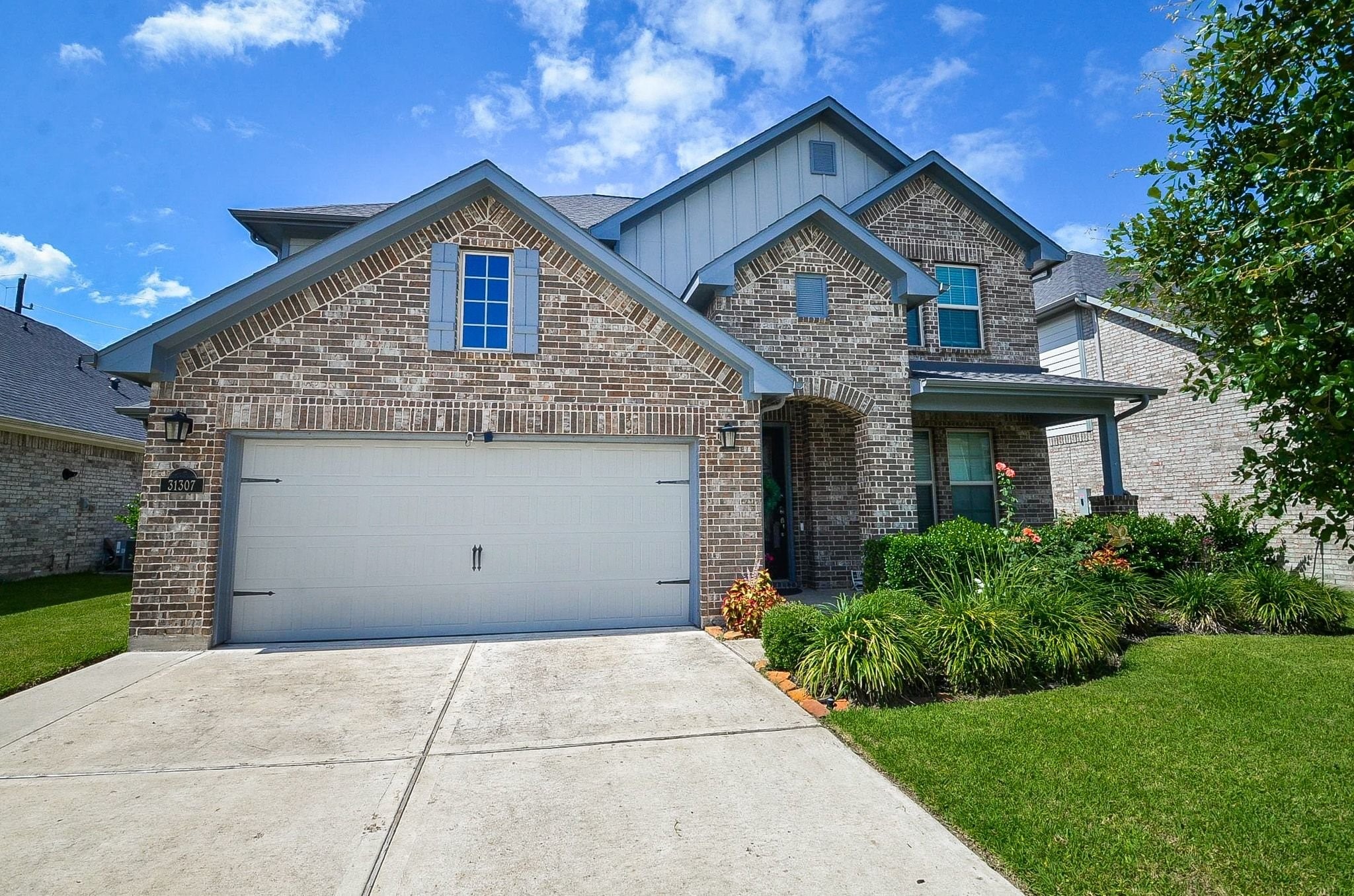 31307 Brown Fern Drive Property Photo 2