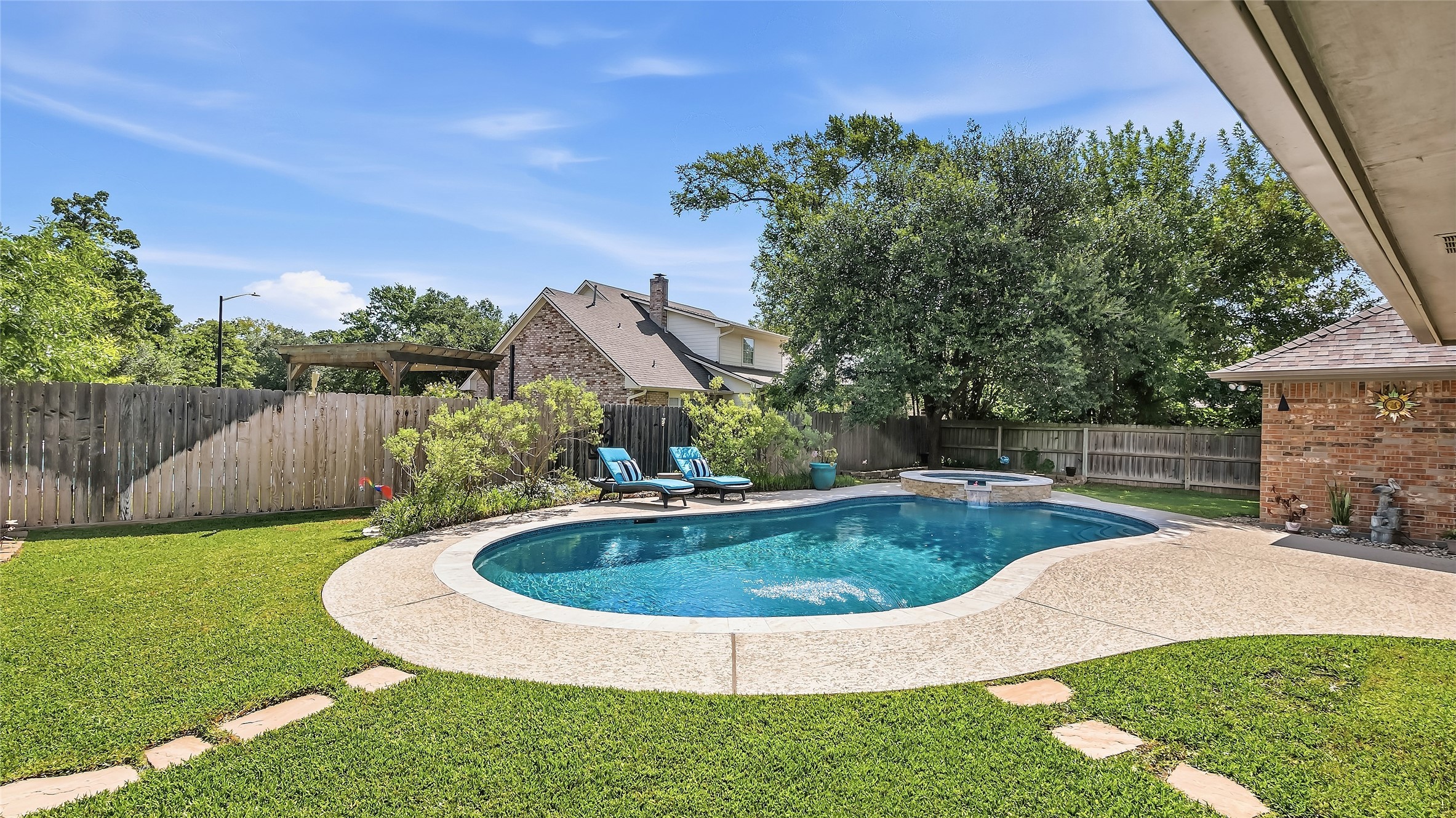 4617 Shoal Creek Drive Property Photo 37