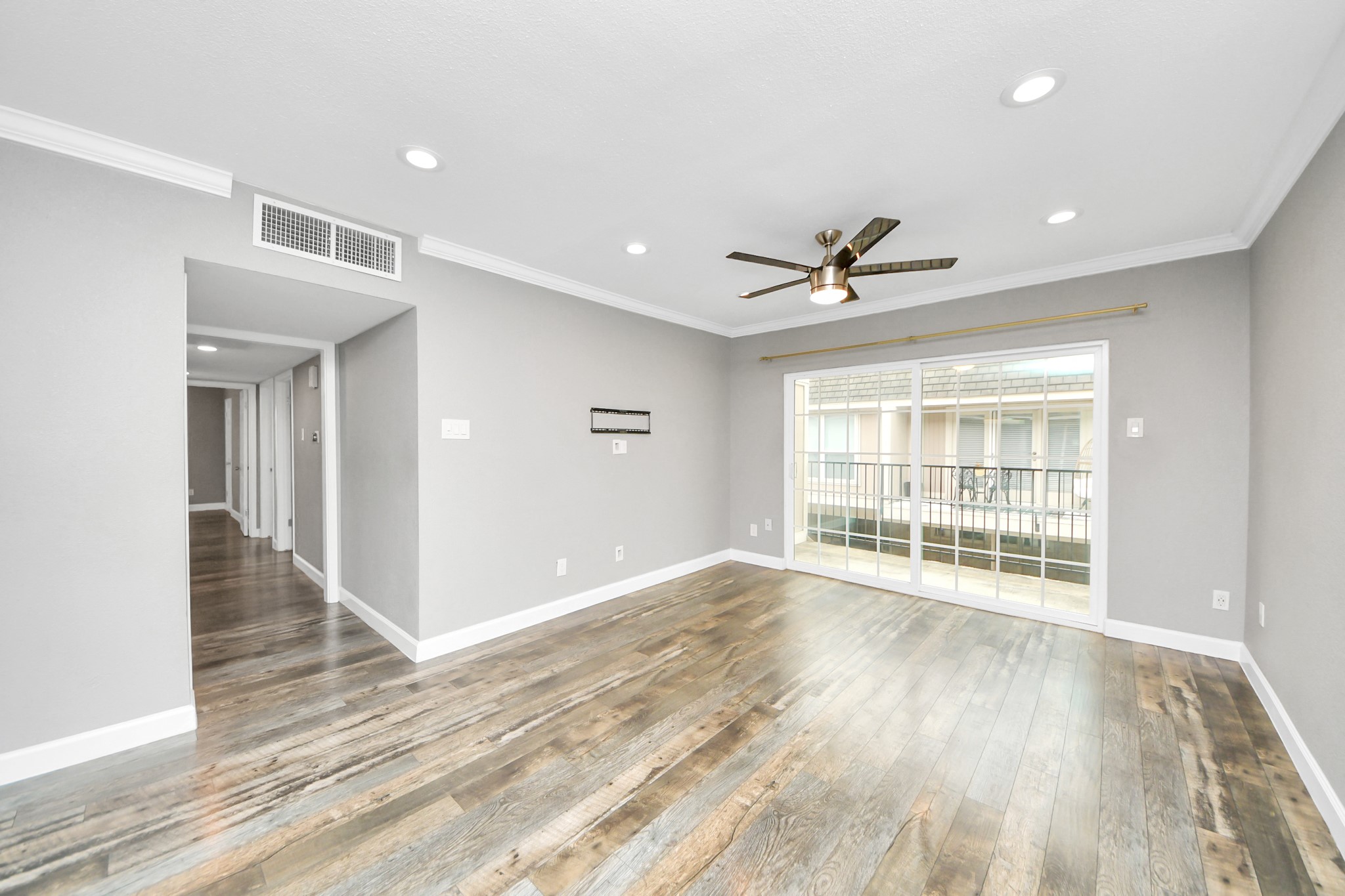 2224 S Piney Point Road 227 Property Photo 11