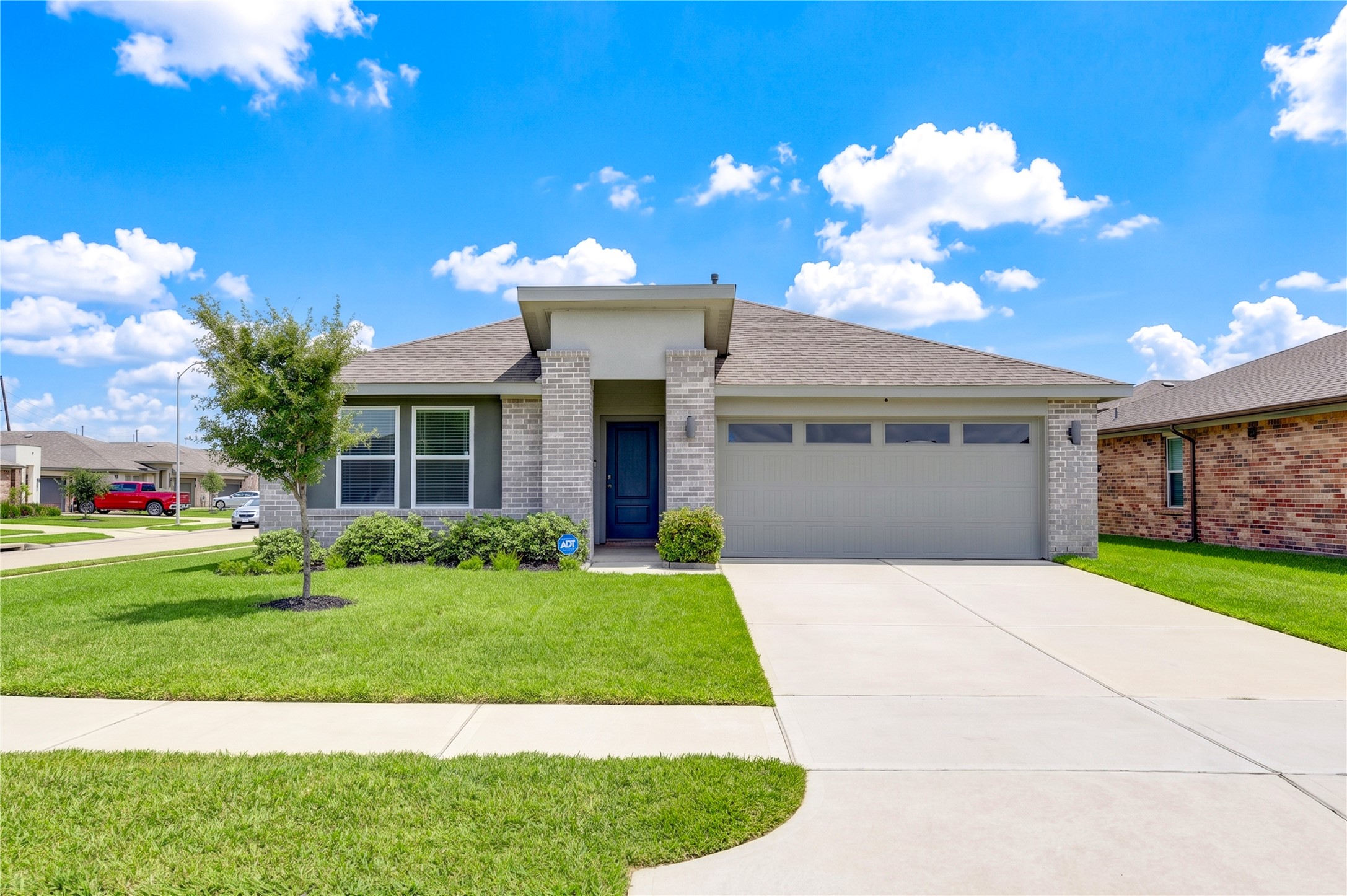 7707 Golden Rubia Lane Property Photo 1