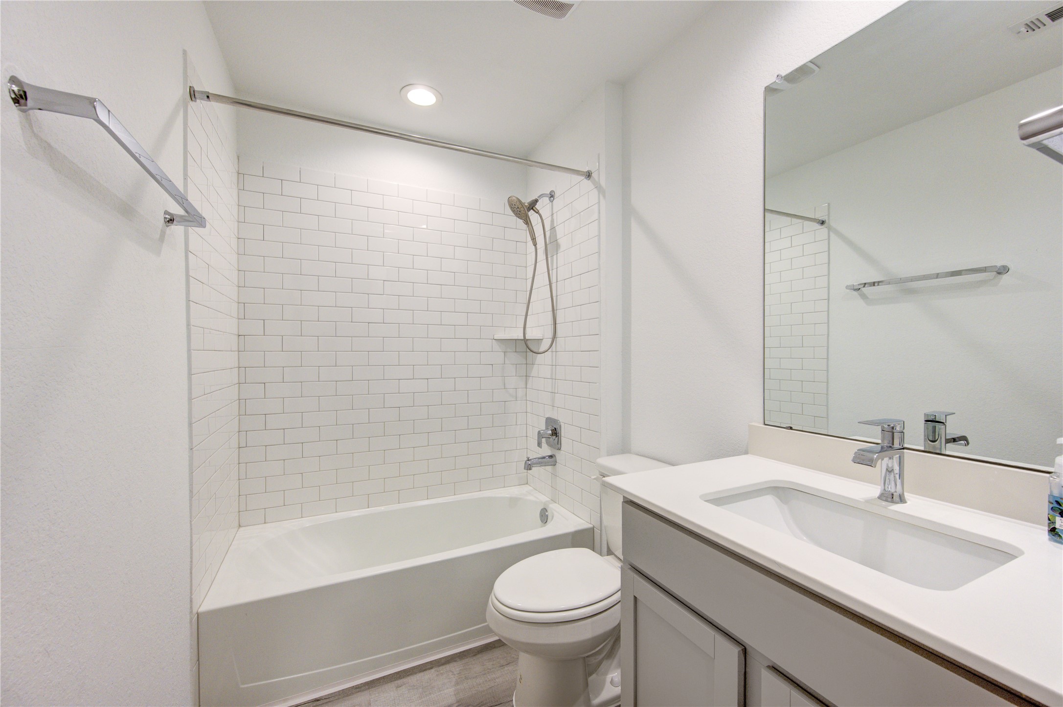 7707 Golden Rubia Lane Property Photo 5