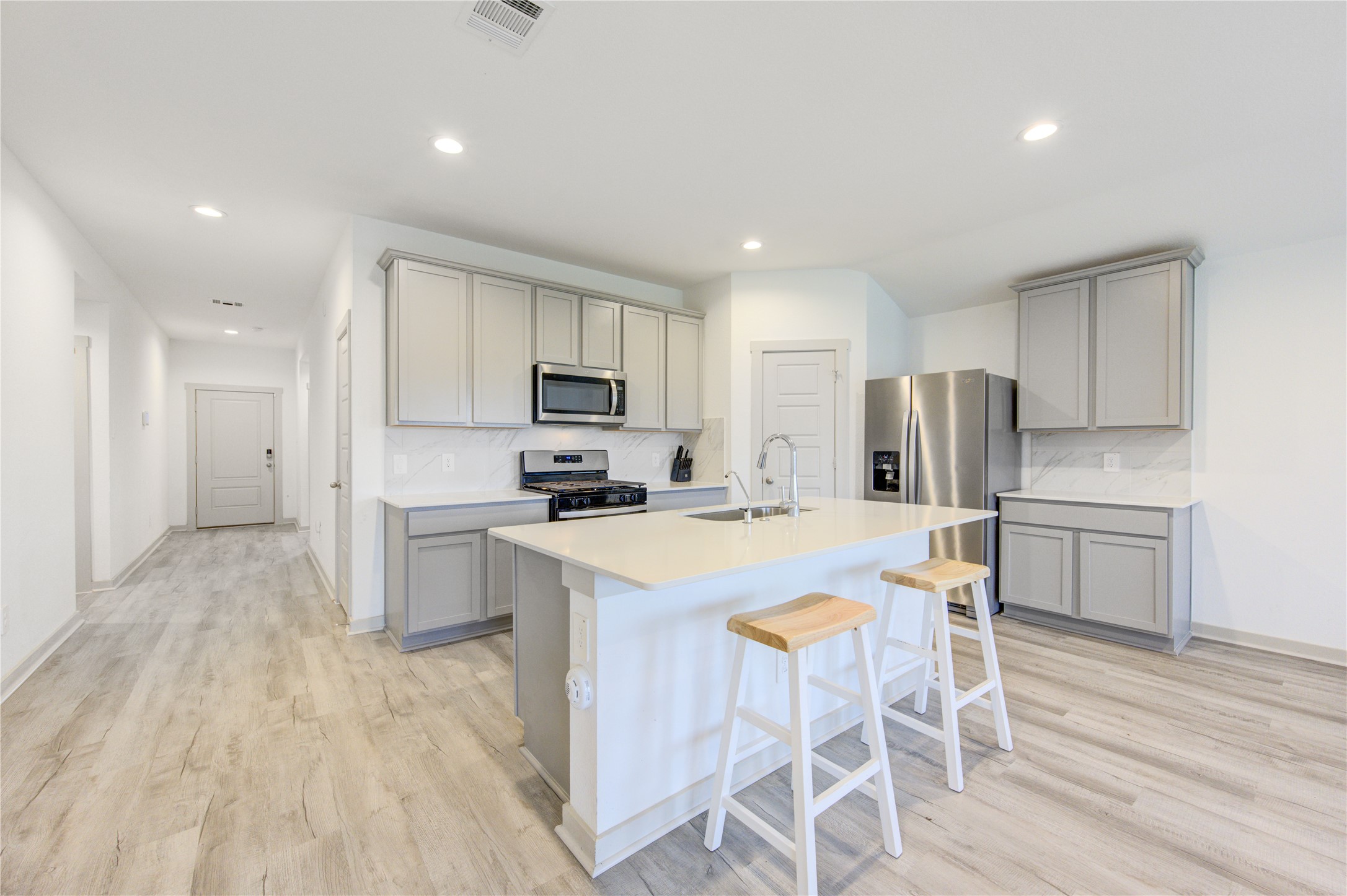 7707 Golden Rubia Lane Property Photo 13