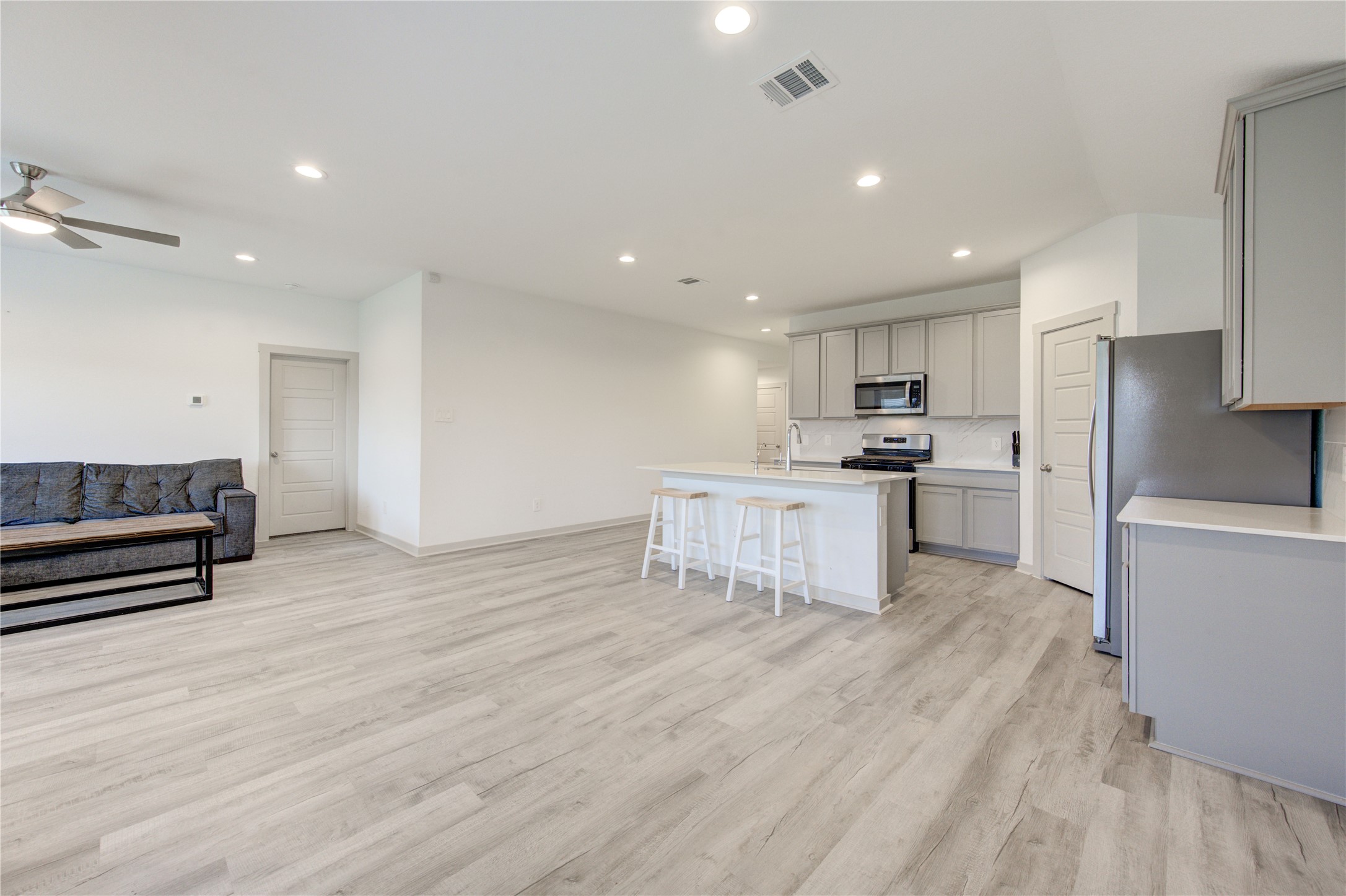 7707 Golden Rubia Lane Property Photo 16