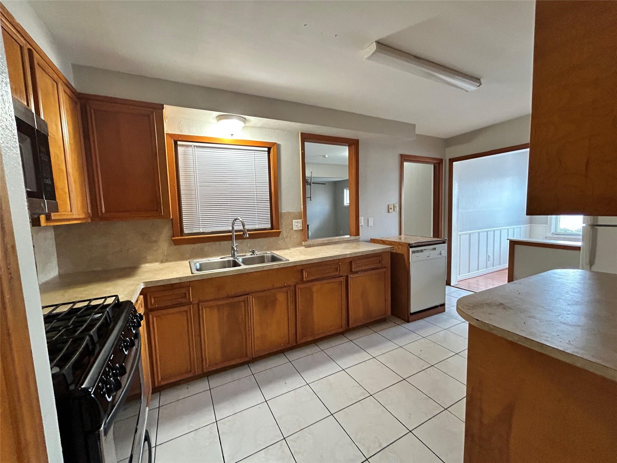 914 Elton Street Property Photo 3