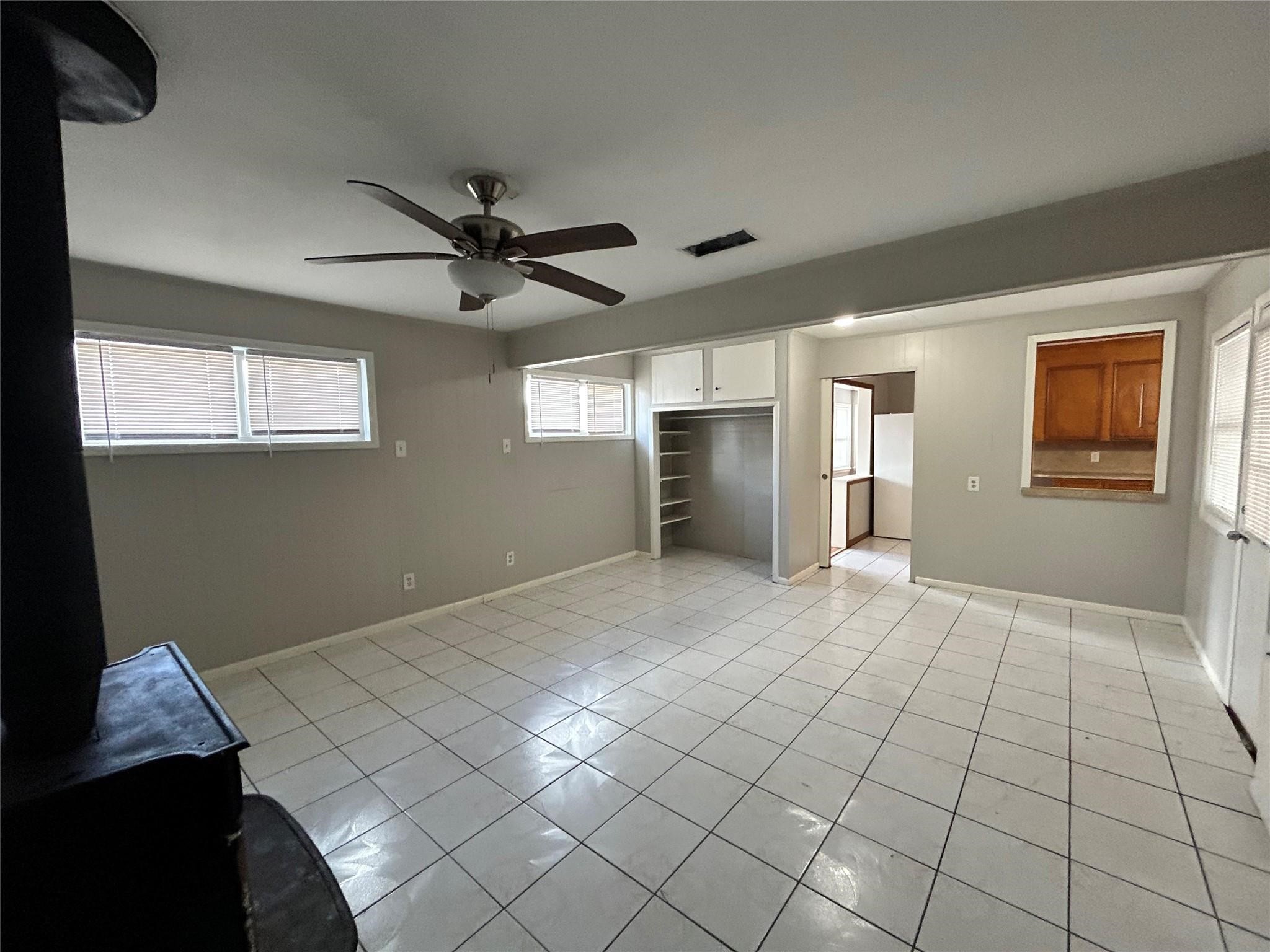 914 Elton Street Property Photo 7