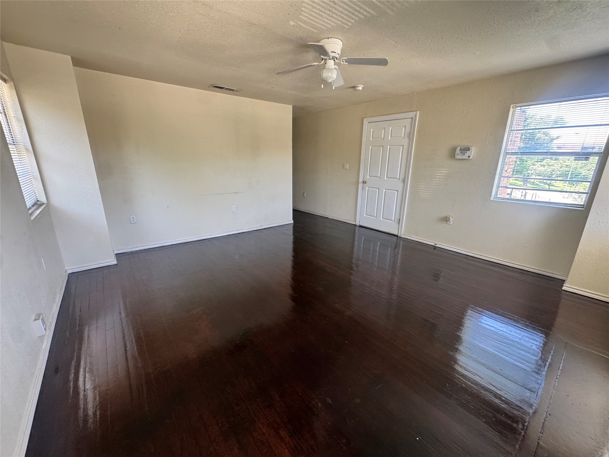 5415 Ennis St C Property Photo 3