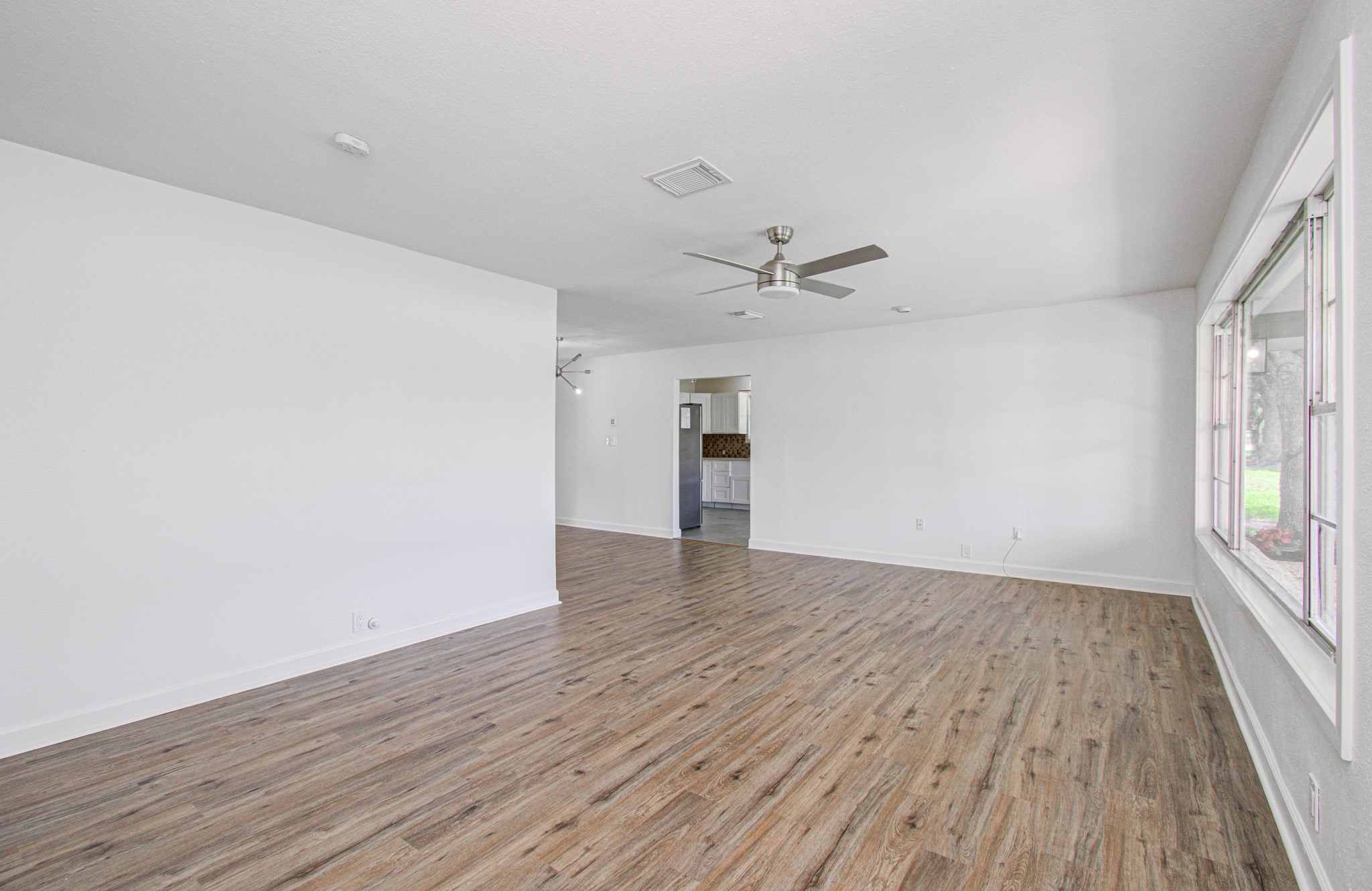 709 S Mccarty Avenue Property Photo 9
