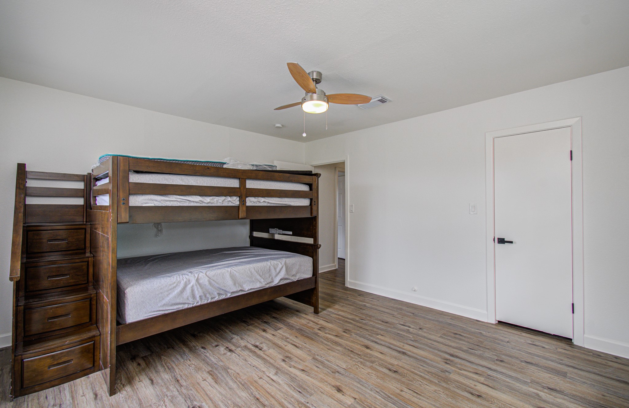 709 S Mccarty Avenue Property Photo 33
