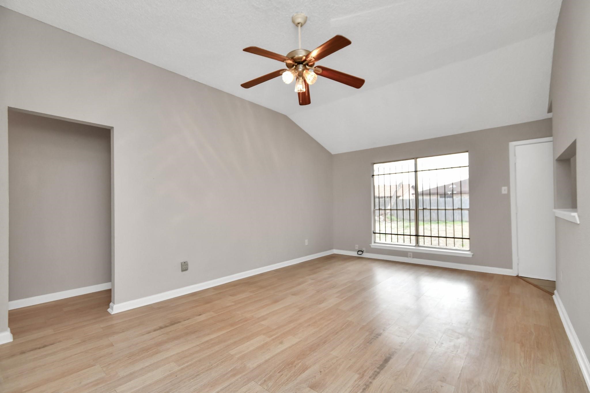 12811 Glenhollow Drive Property Photo 9