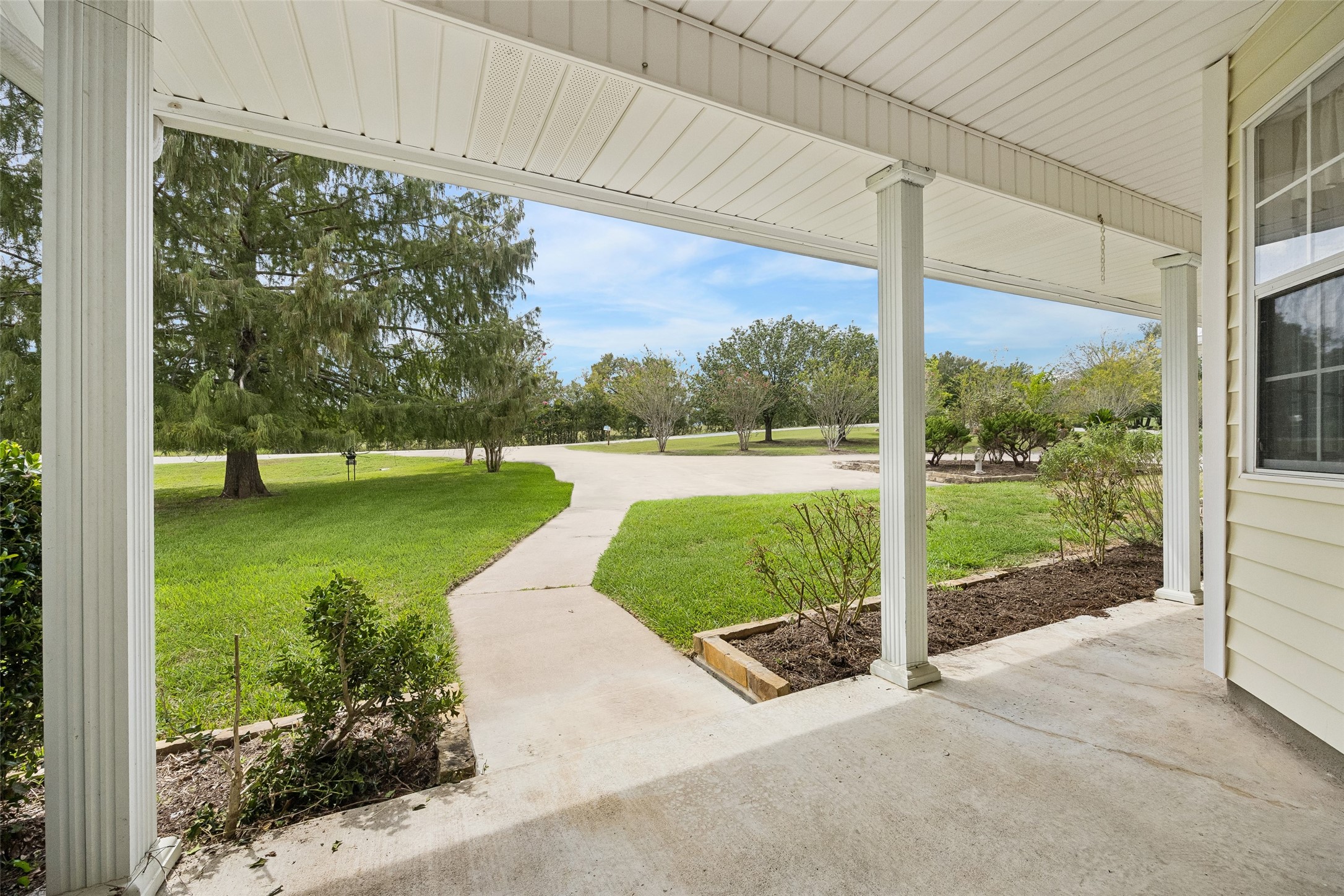 8225 Clarann Lane Property Photo 4