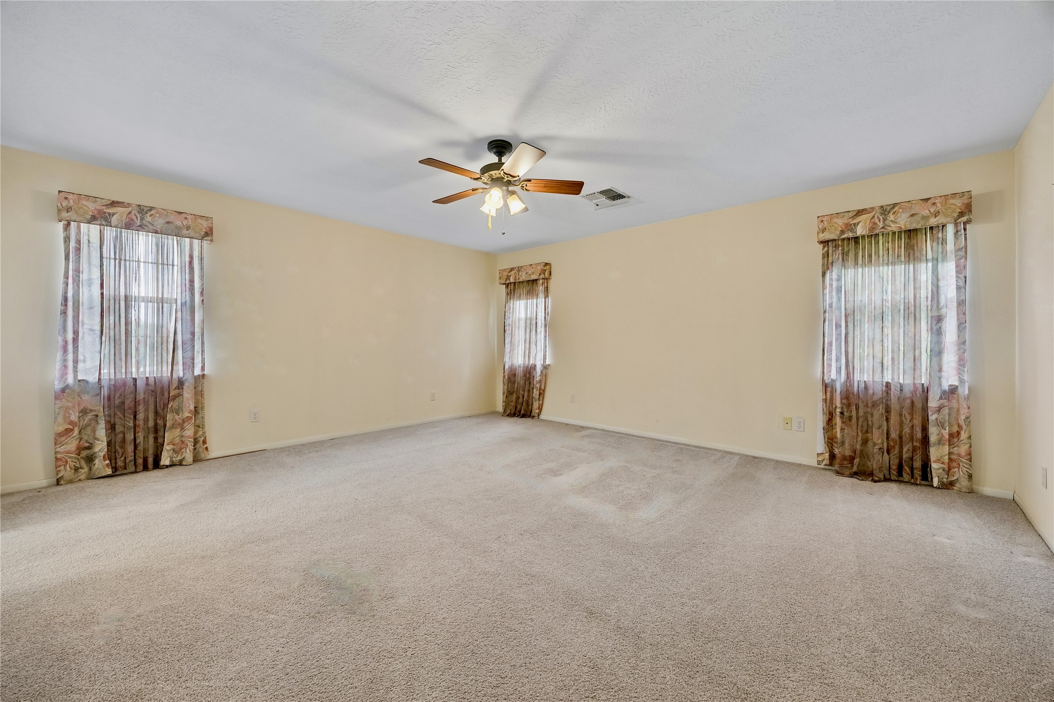 8225 Clarann Lane Property Photo 10