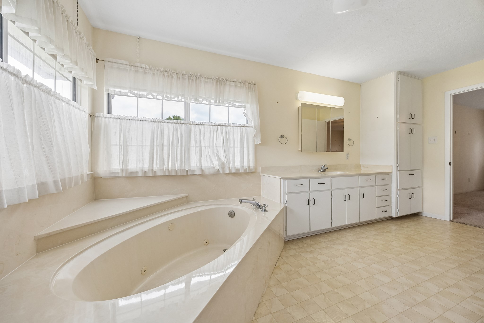 8225 Clarann Lane Property Photo 11