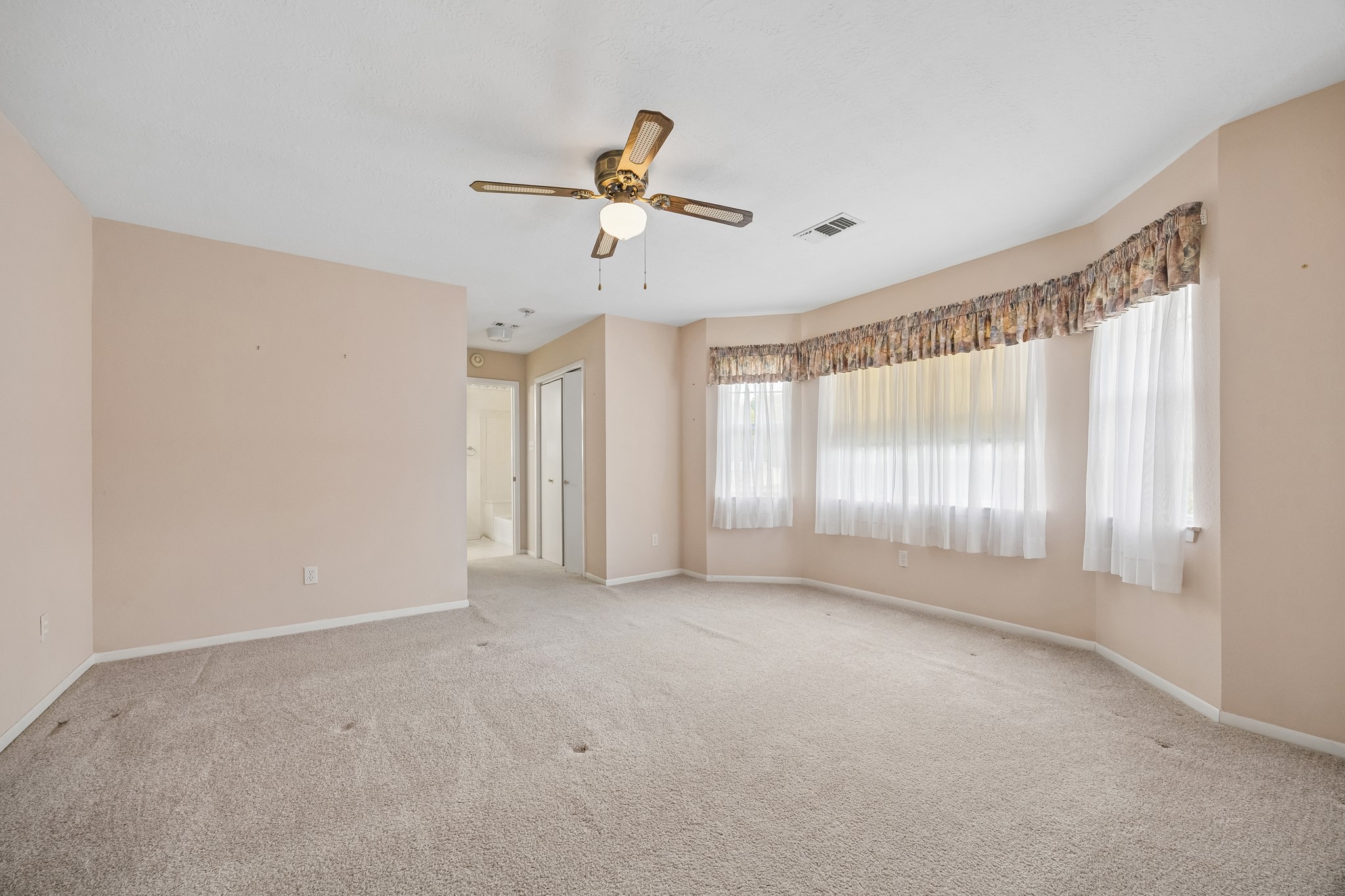 8225 Clarann Lane Property Photo 14