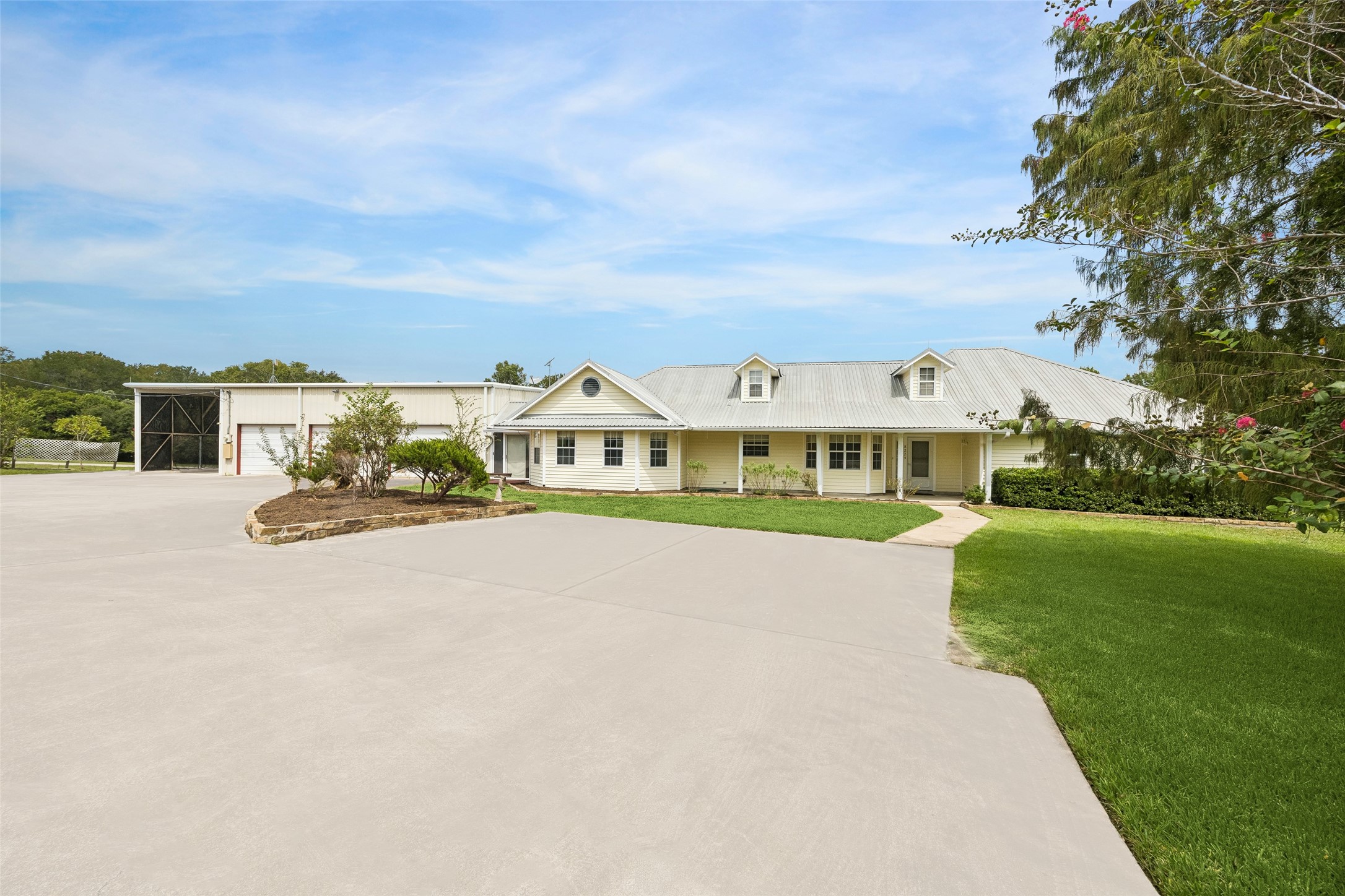 8225 Clarann Lane Property Photo 18