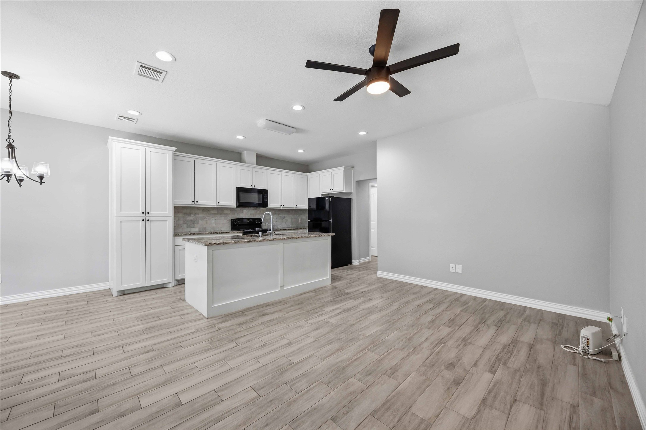 3425 Mount Pleasant Street B Property Photo 5