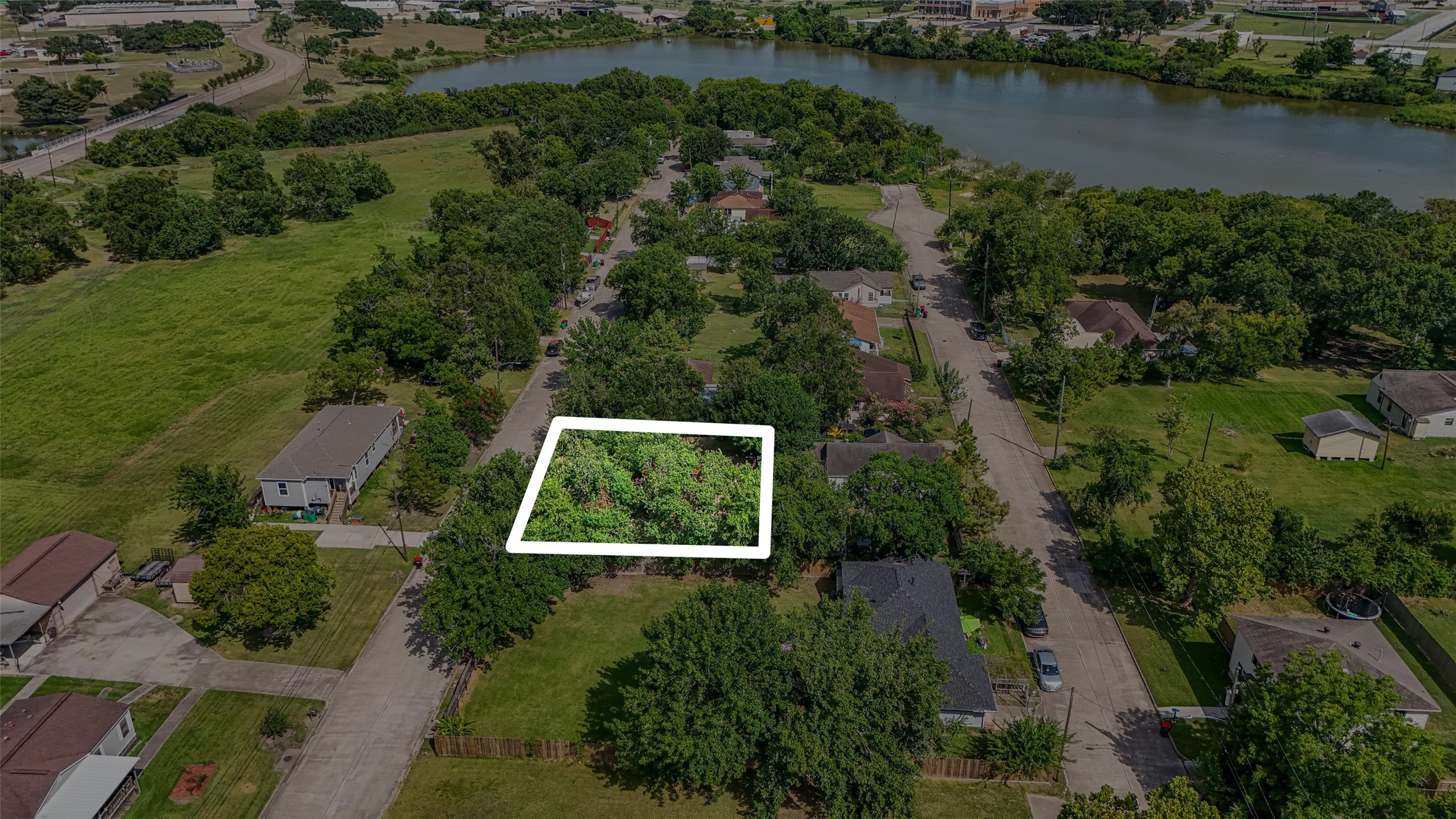 1607 W Gulf Street Property Photo 1