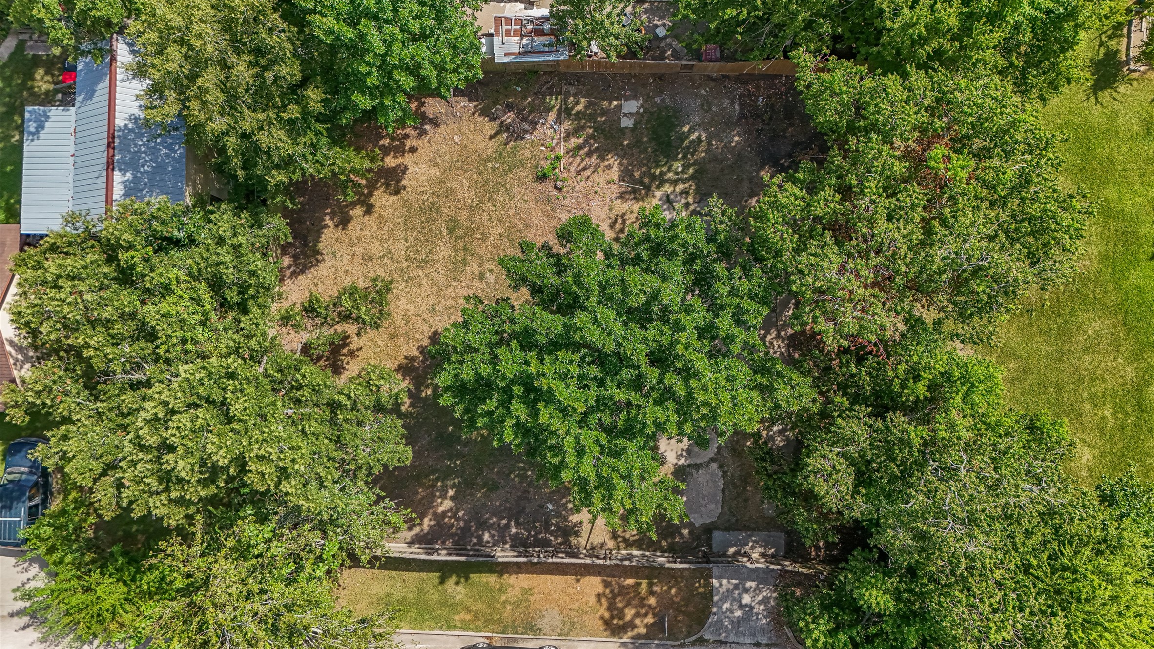 1607 W Gulf Street Property Photo 2