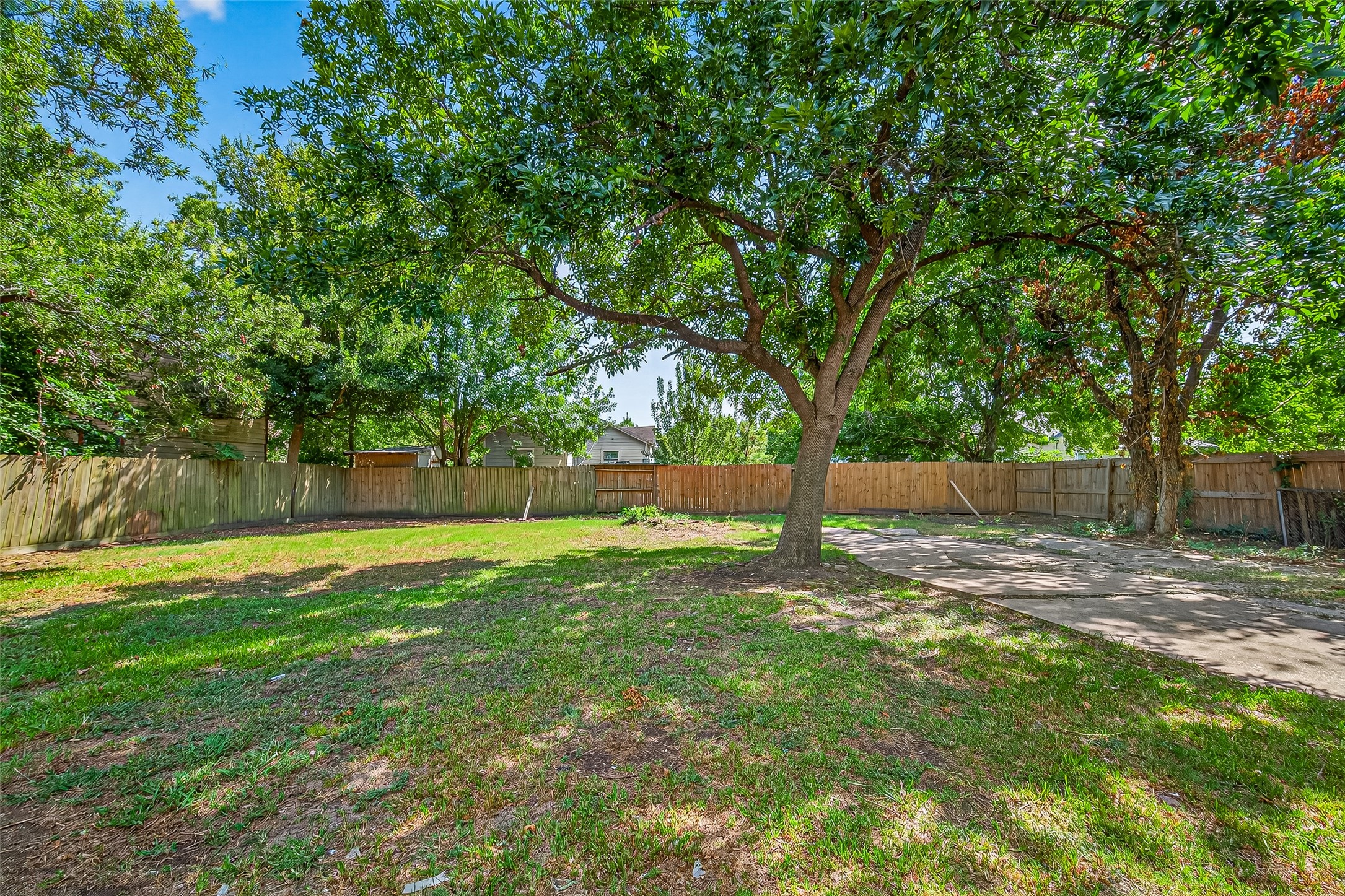 1607 W Gulf Street Property Photo 3