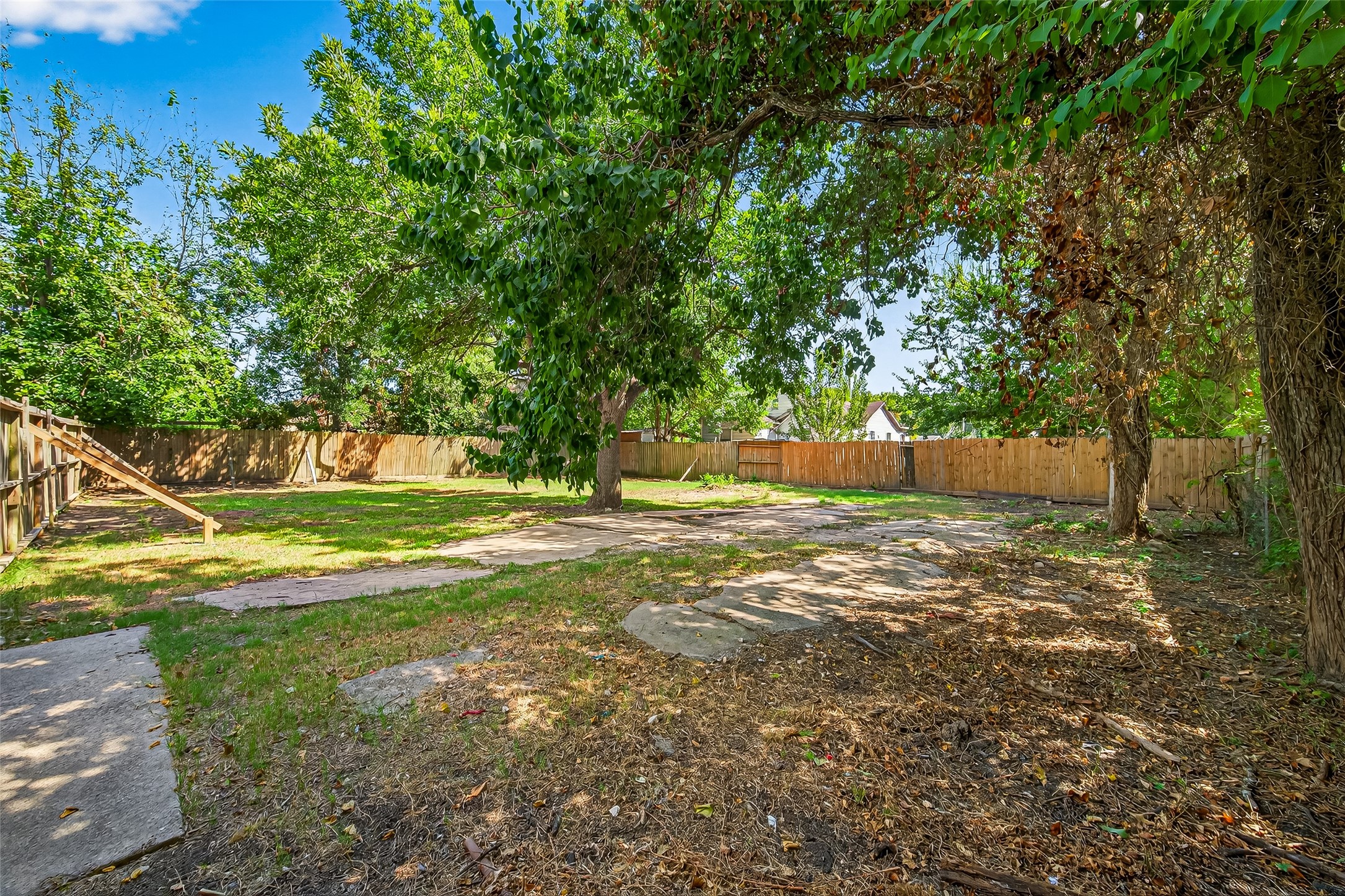 1607 W Gulf Street Property Photo 4