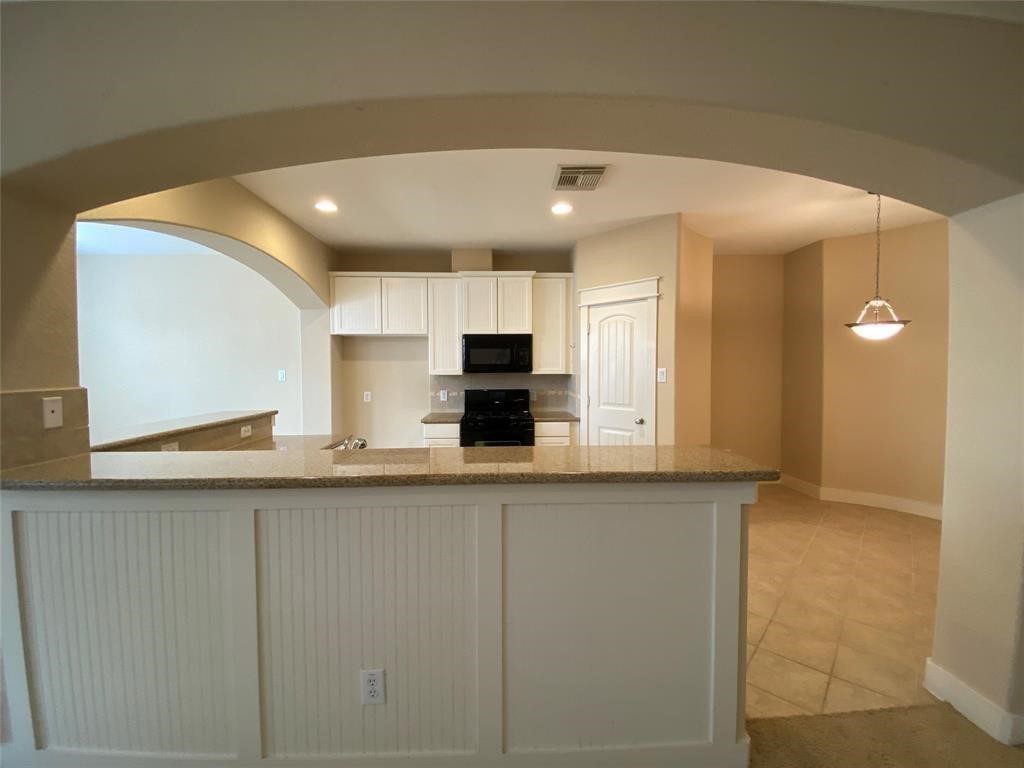 2833 Seaside Drive Property Photo 3