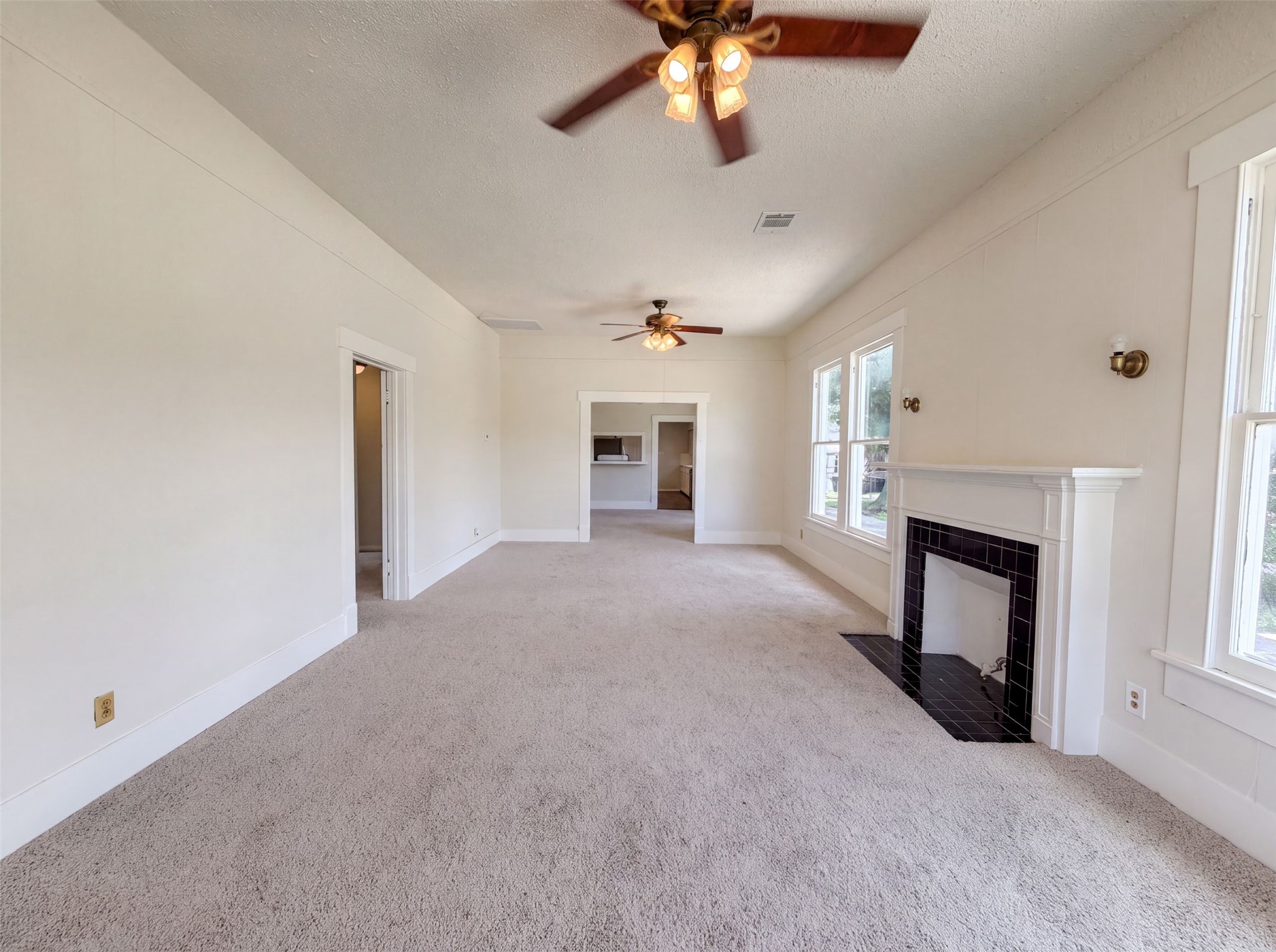 714 Bolling Lane Property Photo 4