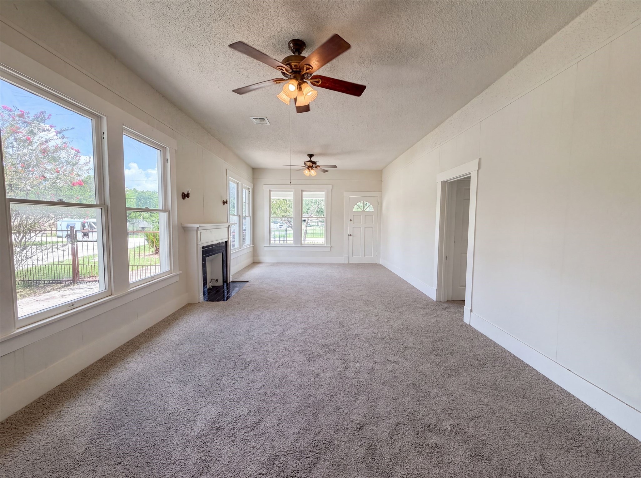 714 Bolling Lane Property Photo 6