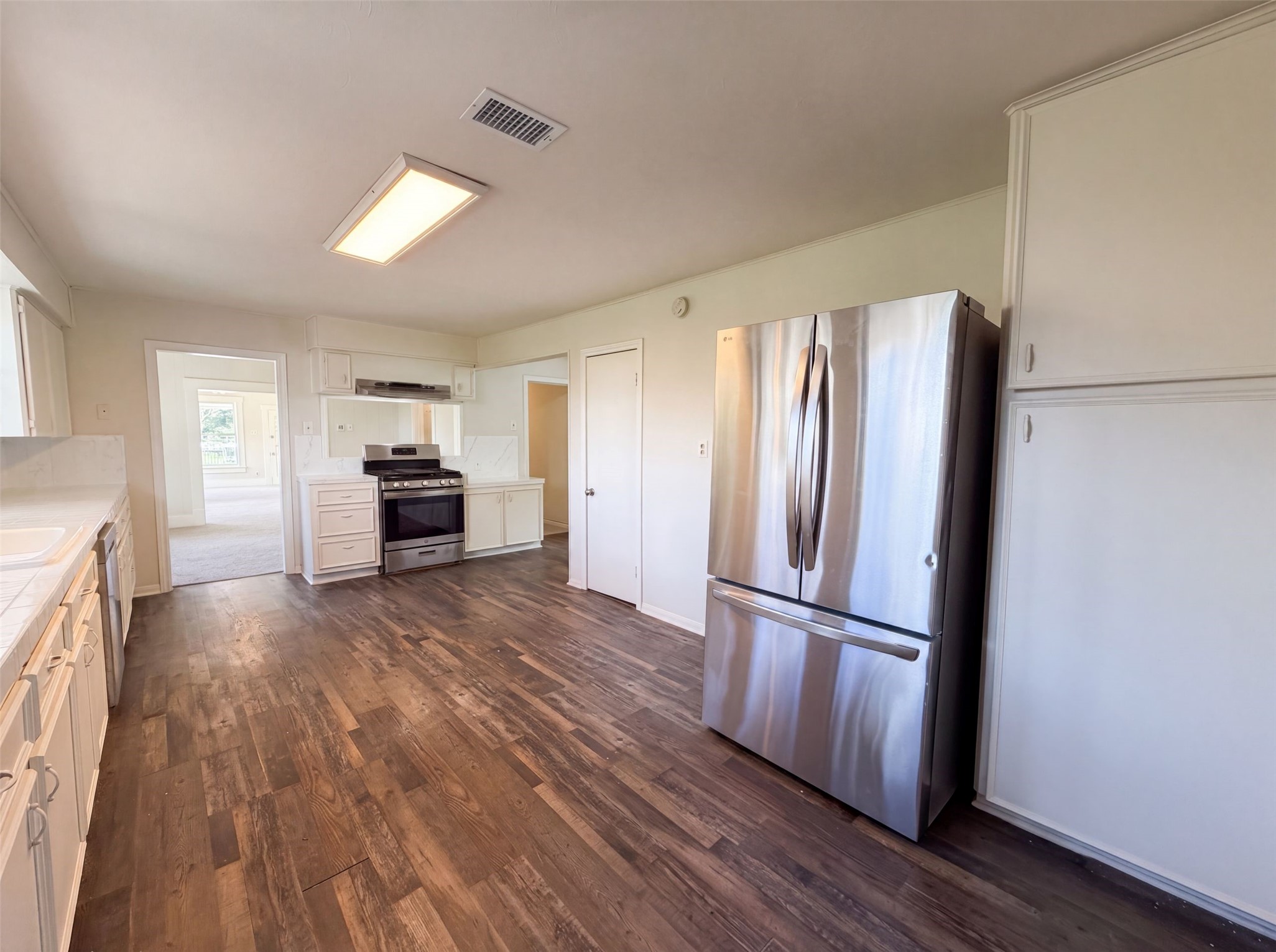 714 Bolling Lane Property Photo 9