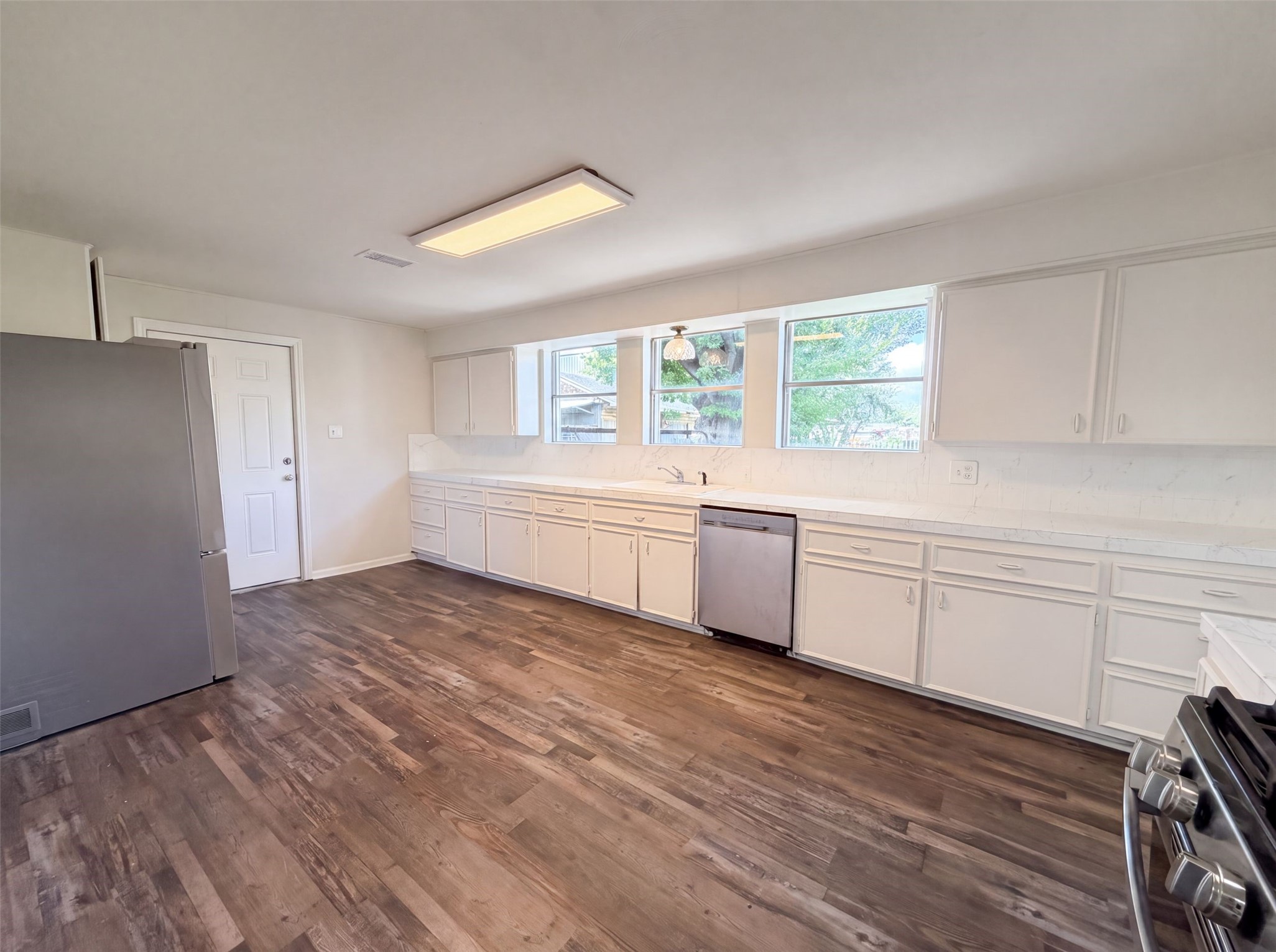 714 Bolling Lane Property Photo 10