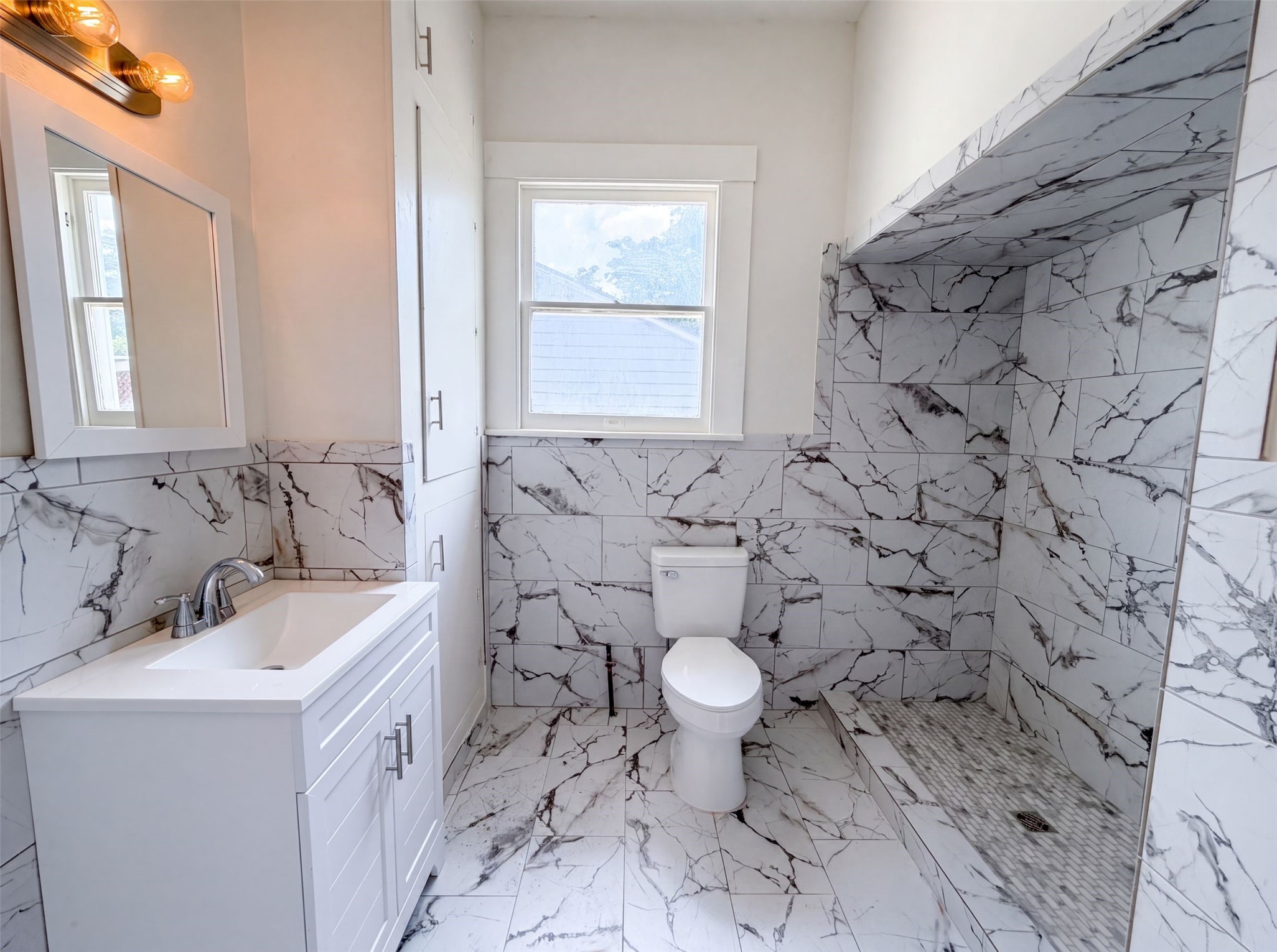714 Bolling Lane Property Photo 14