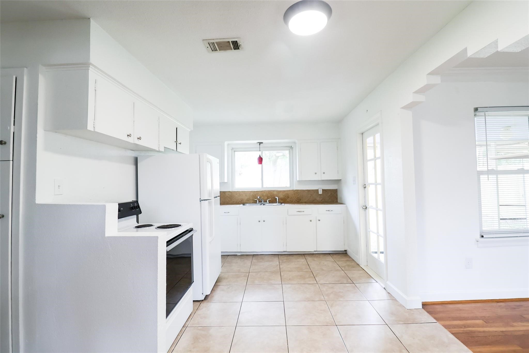 4513 Nina Lee Lane Property Photo 4